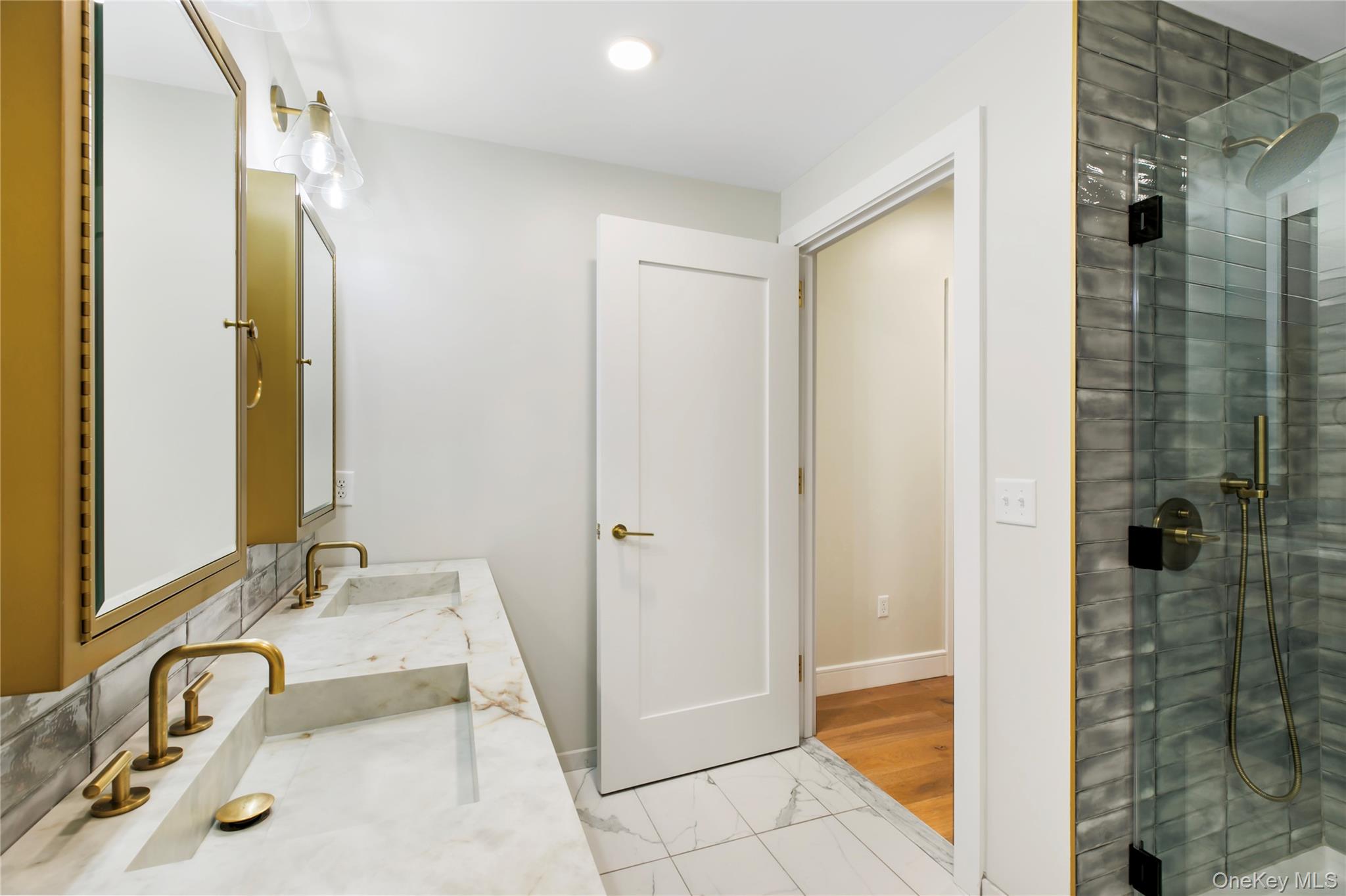 695 Merrick Avenue # 304, Westbury, NY 11590