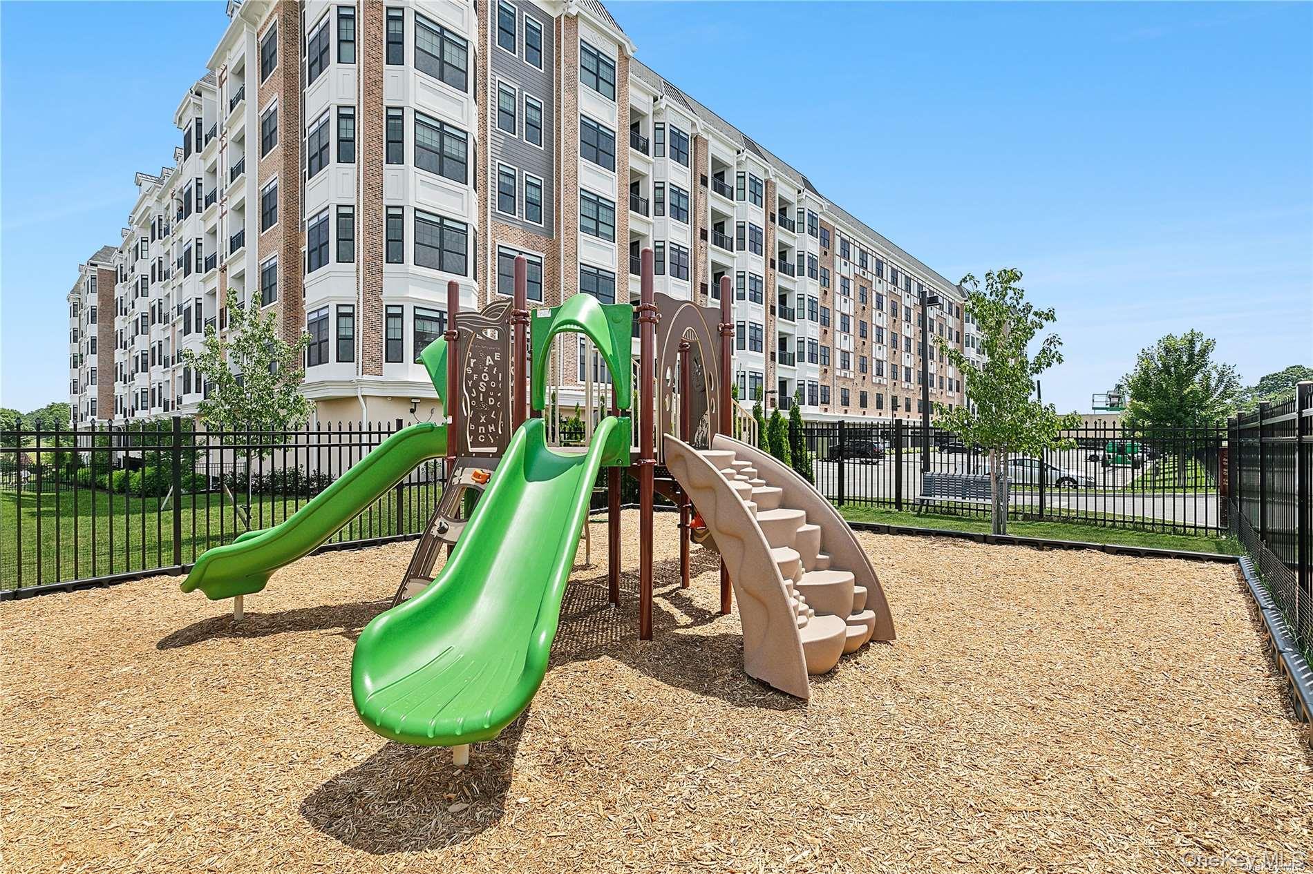 695 Merrick Avenue # 304, Westbury, NY 11590