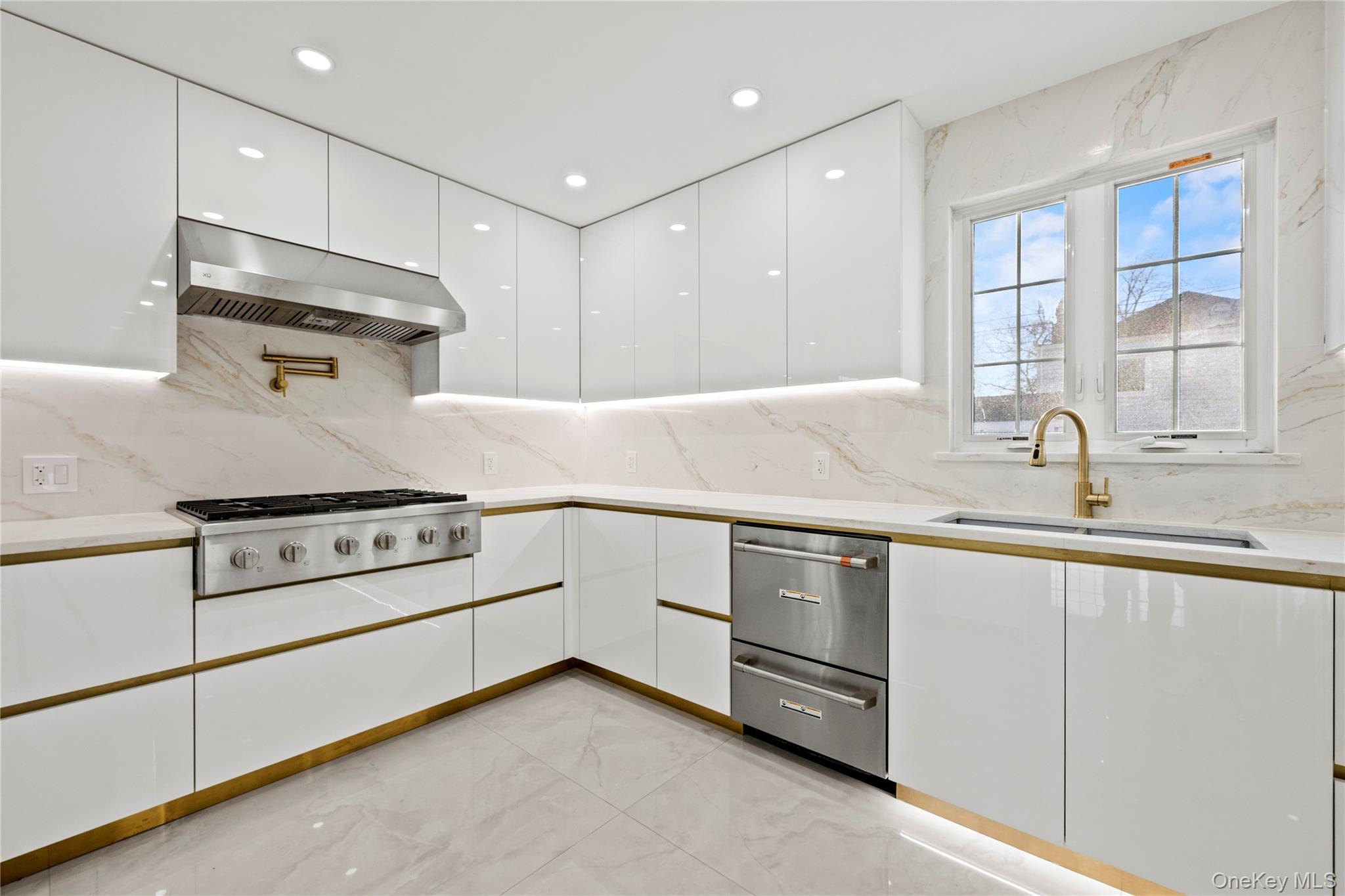 7662 174th Street, Fresh Meadows, NY 11366