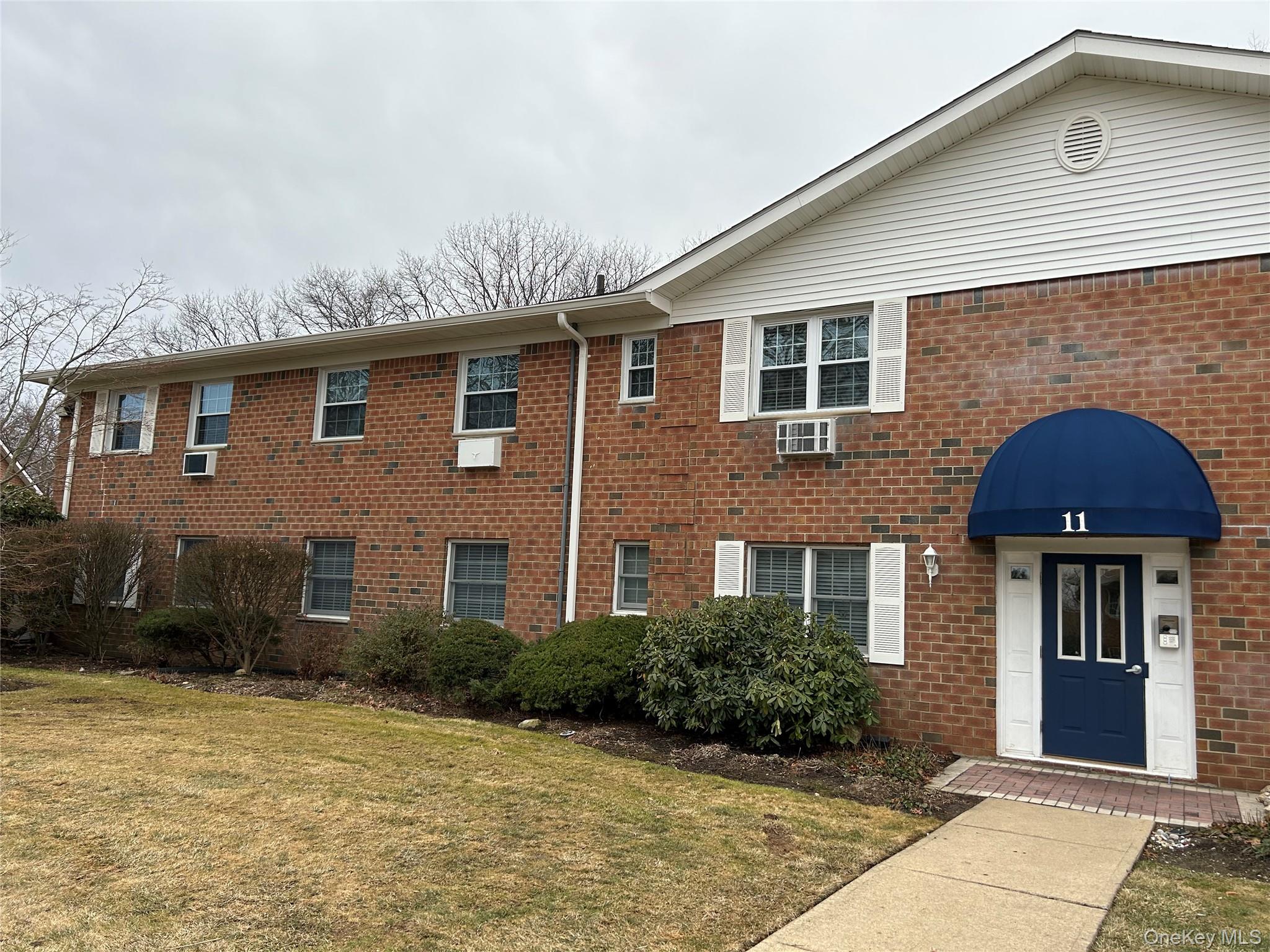 460 Old Town Road # 11I, Port Jefferson Station, NY 11776