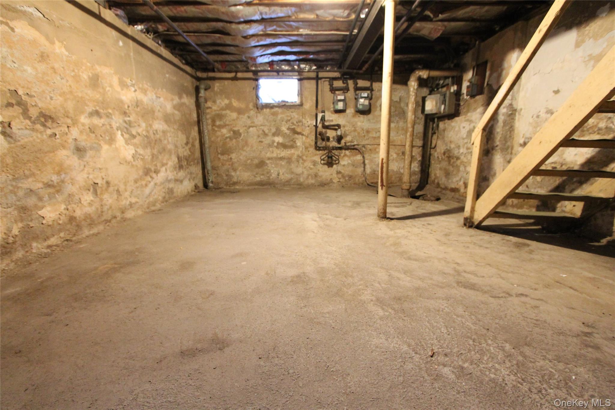 61-54 56th Avenue, Maspeth, NY 11378