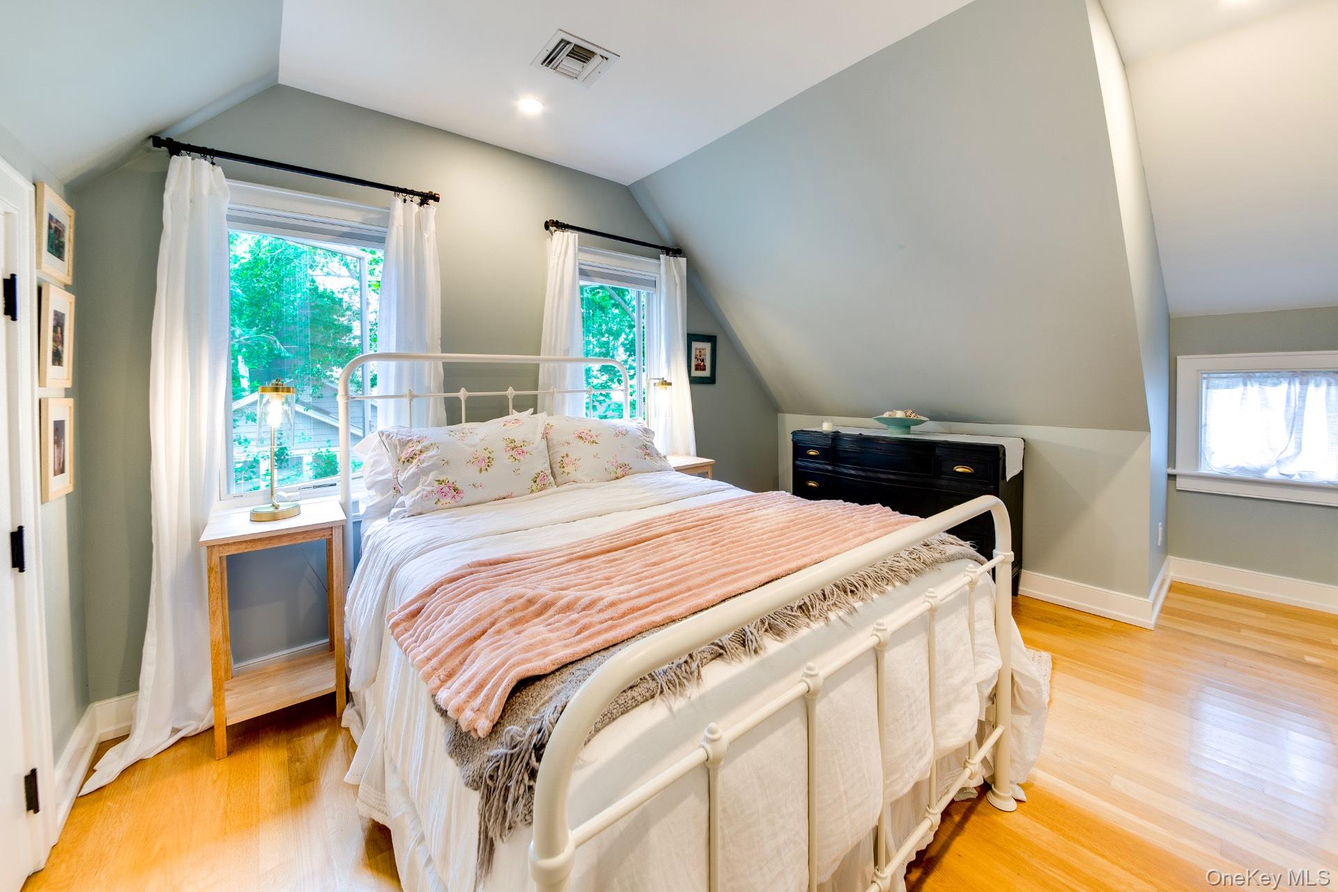 5 Oak Road, Sag Harbor, NY 11963