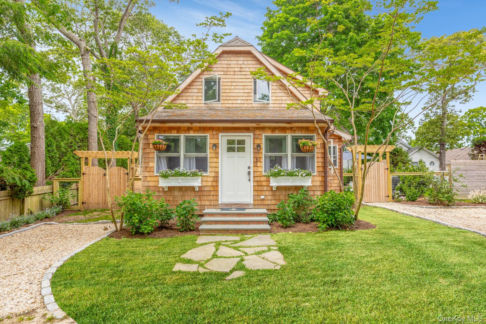 5 Oak Road, Sag Harbor, NY 11963