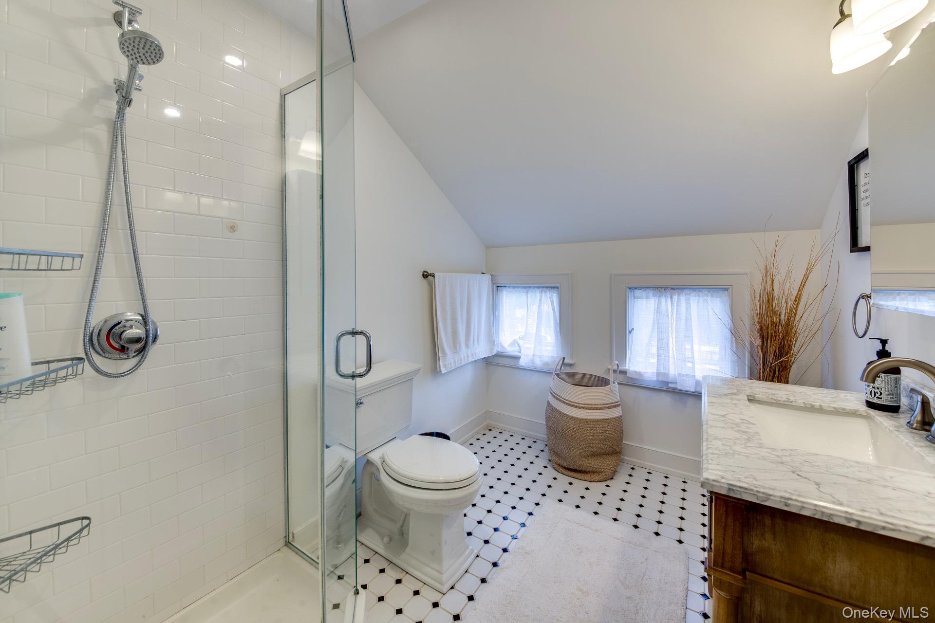 5 Oak Road, Sag Harbor, NY 11963