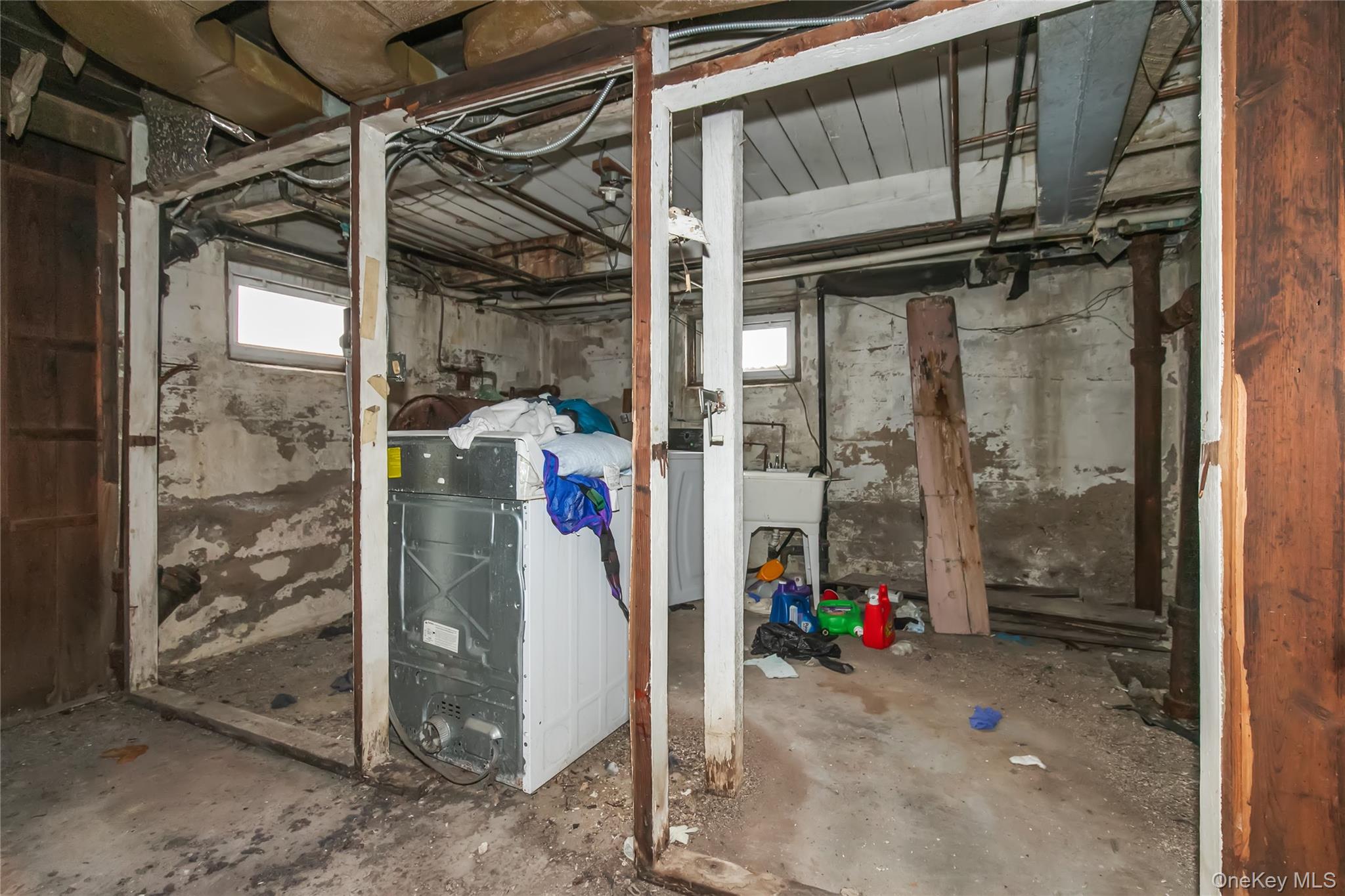 15 Clyde Avenue, Hempstead, NY 11550