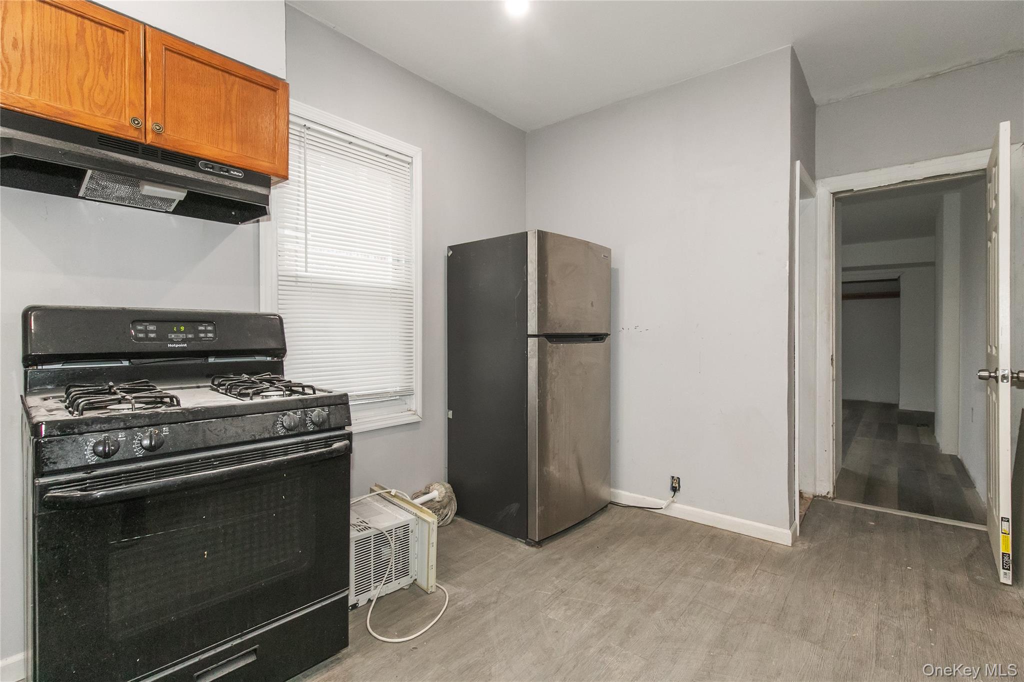 15 Clyde Avenue, Hempstead, NY 11550