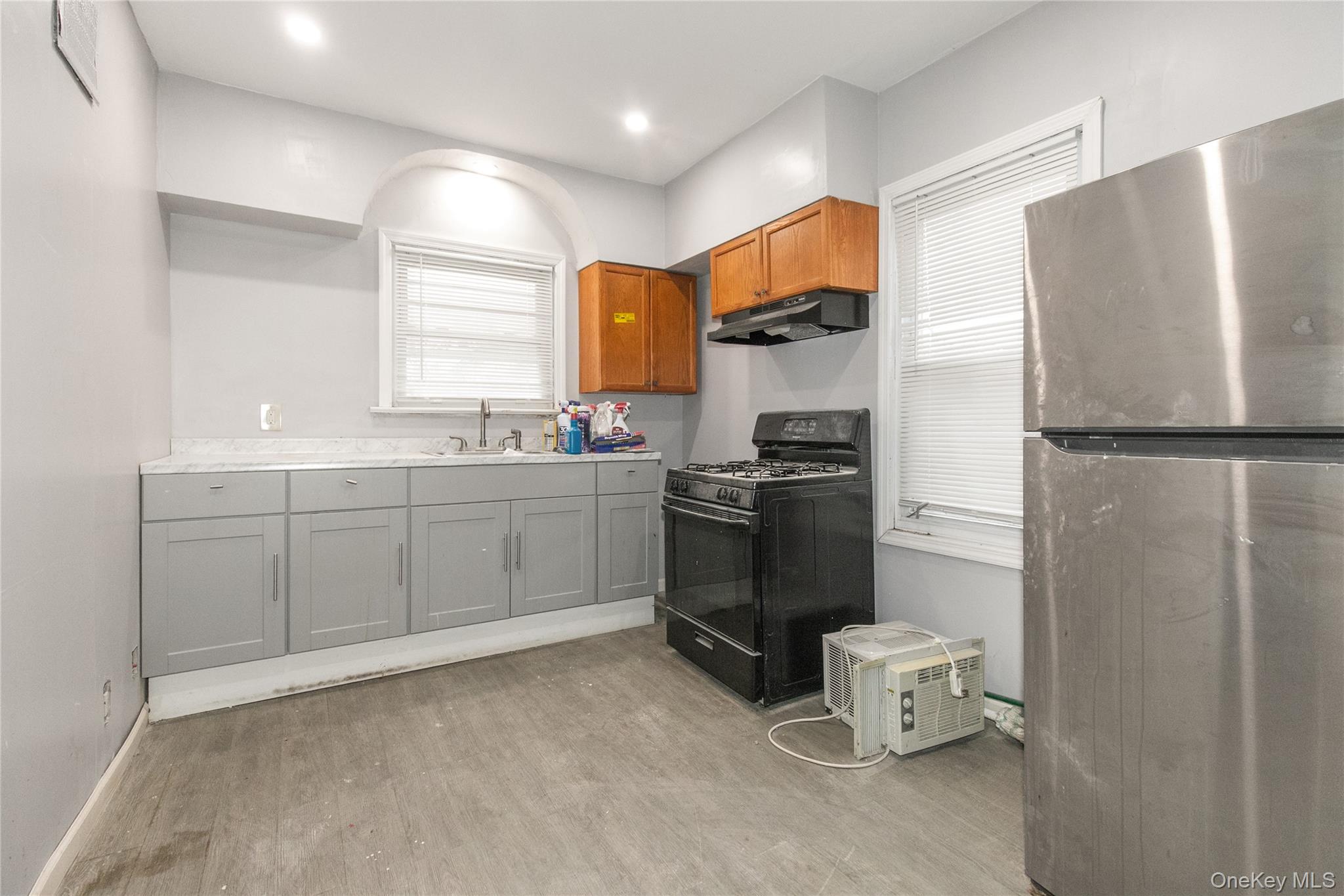 15 Clyde Avenue, Hempstead, NY 11550