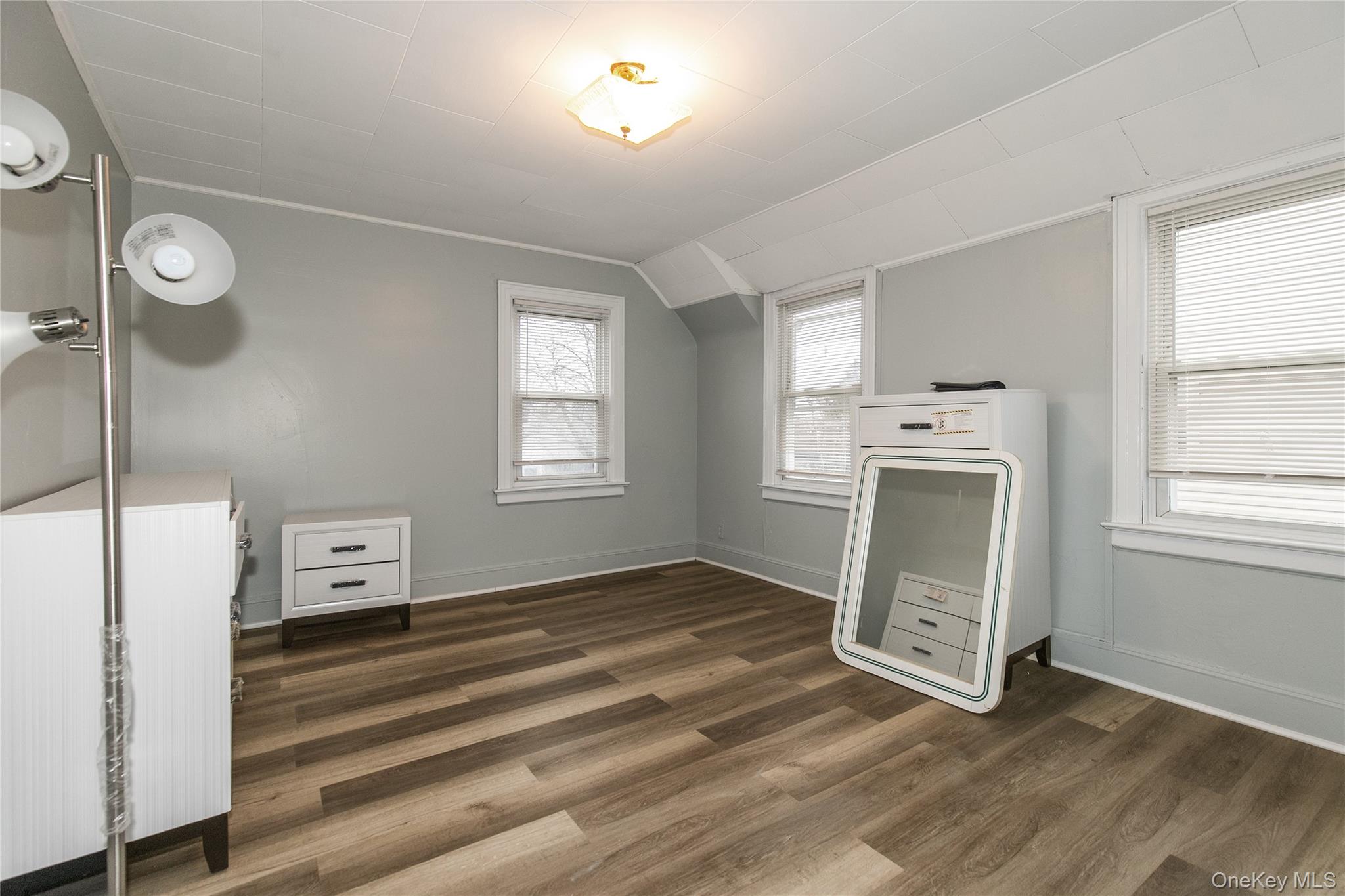 15 Clyde Avenue, Hempstead, NY 11550