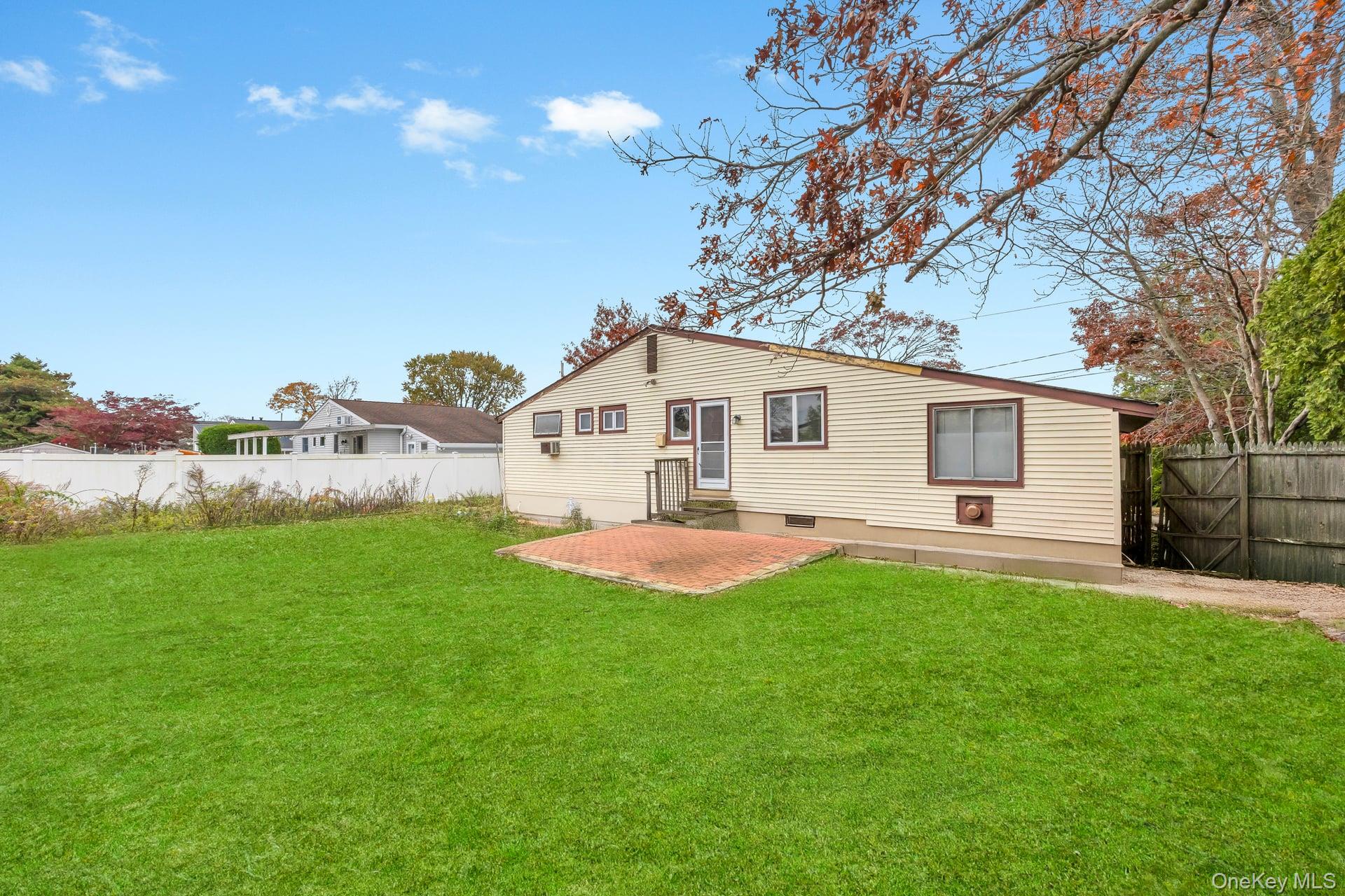 13 W 15th Street, Deer Park, NY 11729