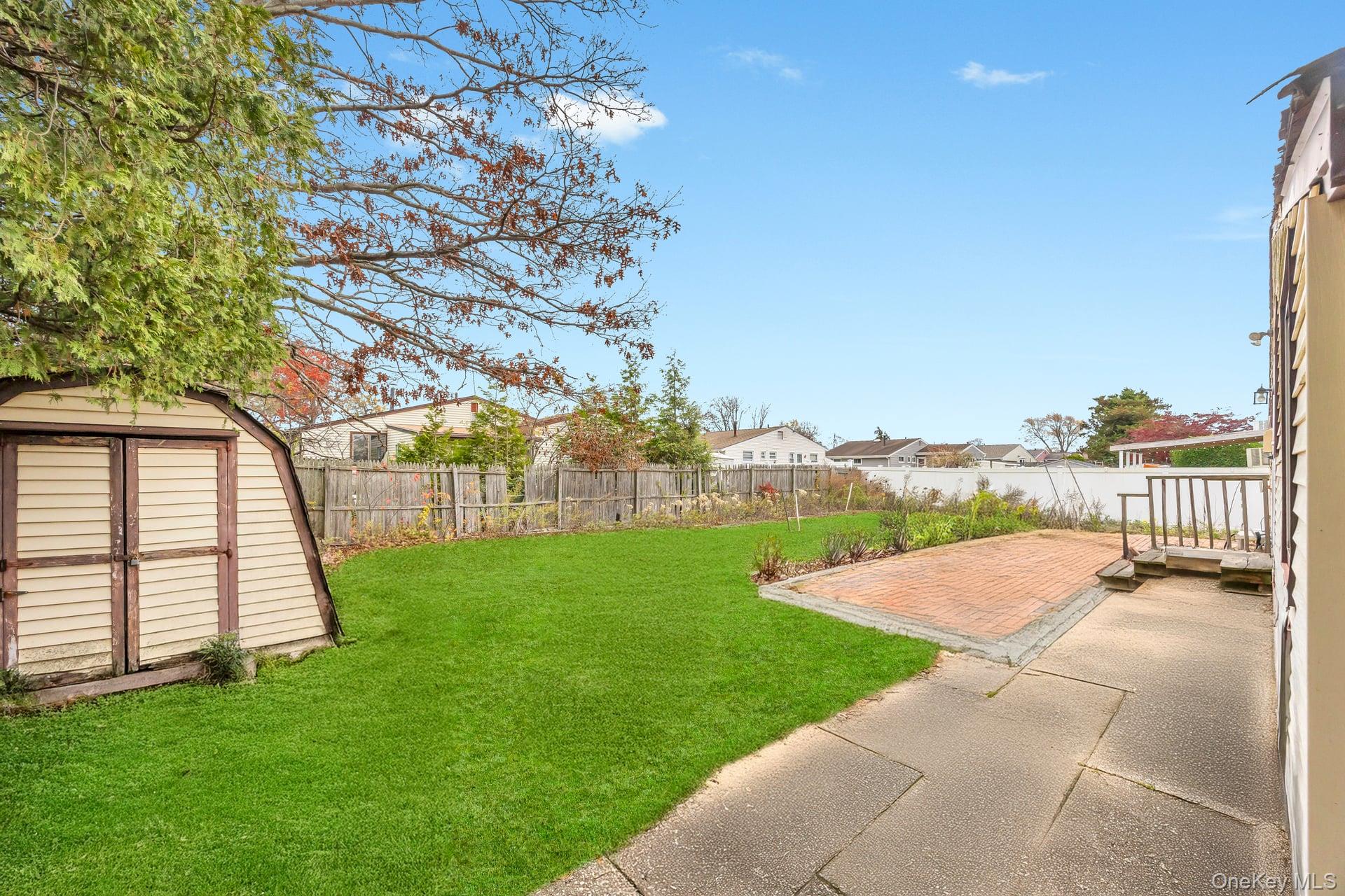 13 W 15th Street, Deer Park, NY 11729