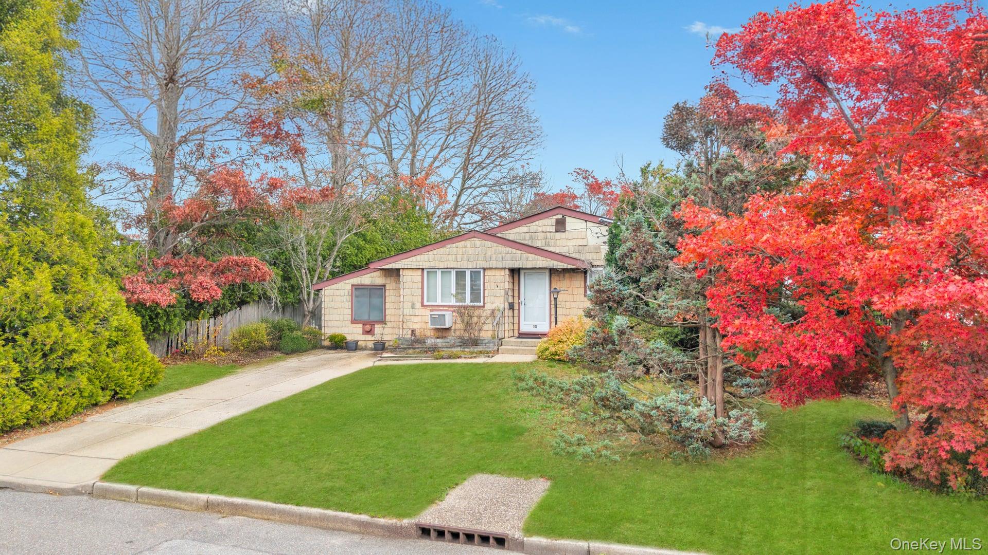 13 W 15th Street, Deer Park, NY 11729