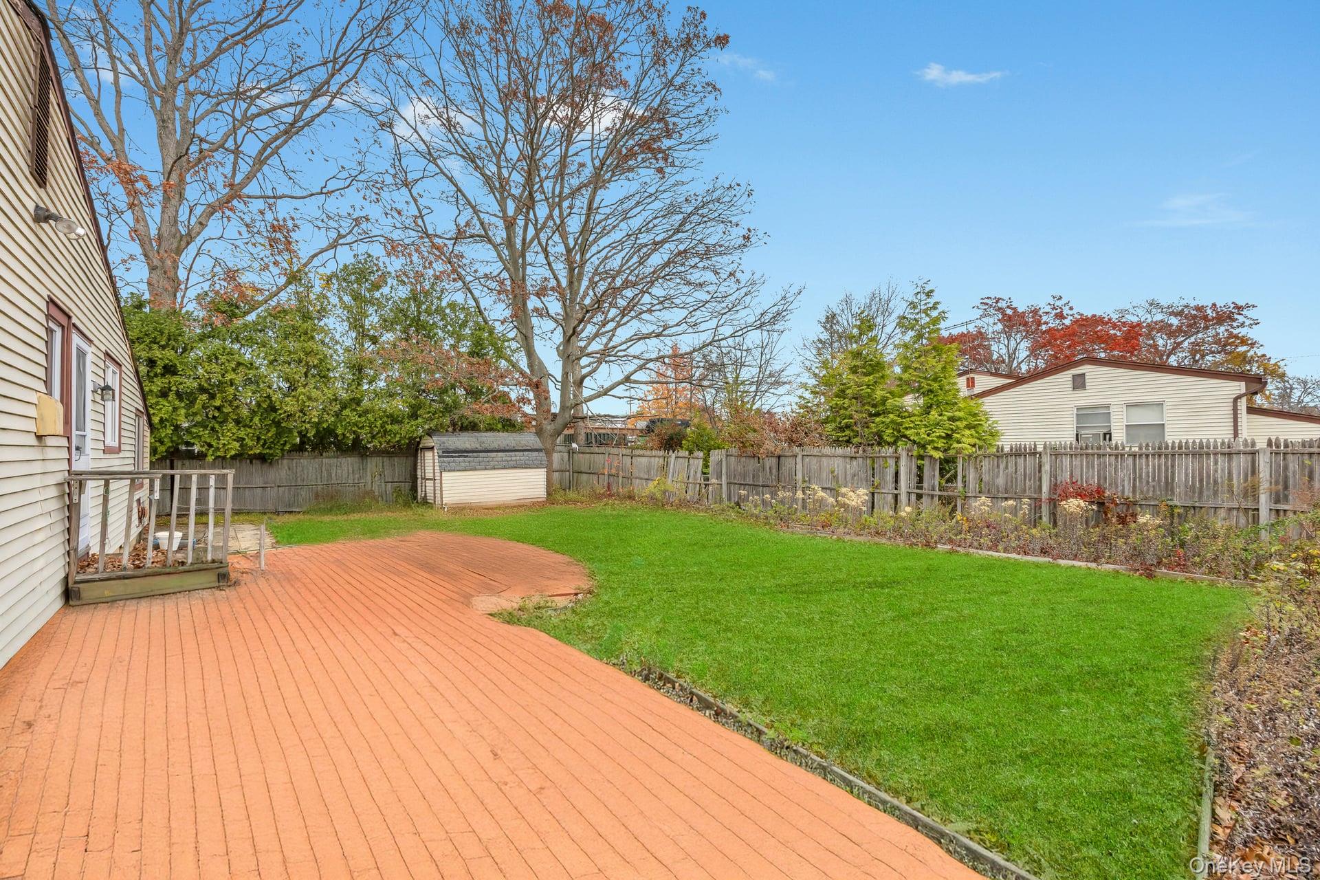 13 W 15th Street, Deer Park, NY 11729