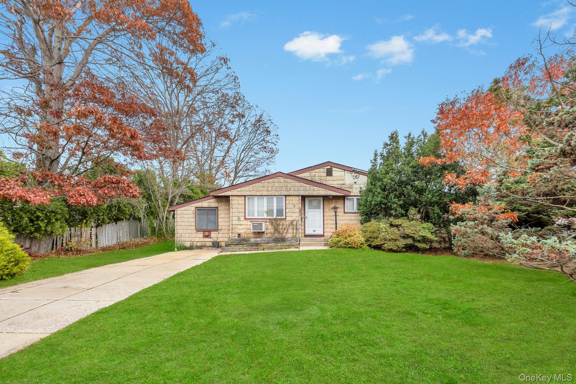 13 W 15th Street, Deer Park, NY 11729