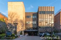 29 Barstow # 305, Great Neck, NY 11021