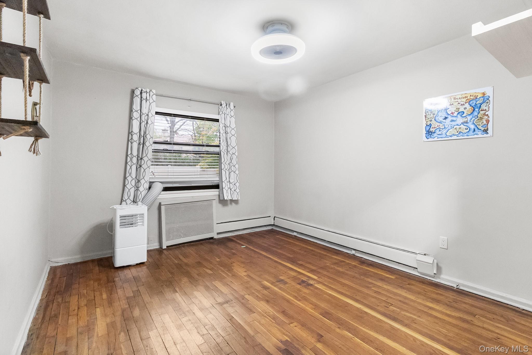 1209 E Broadway # D15, Hewlett, NY 11557