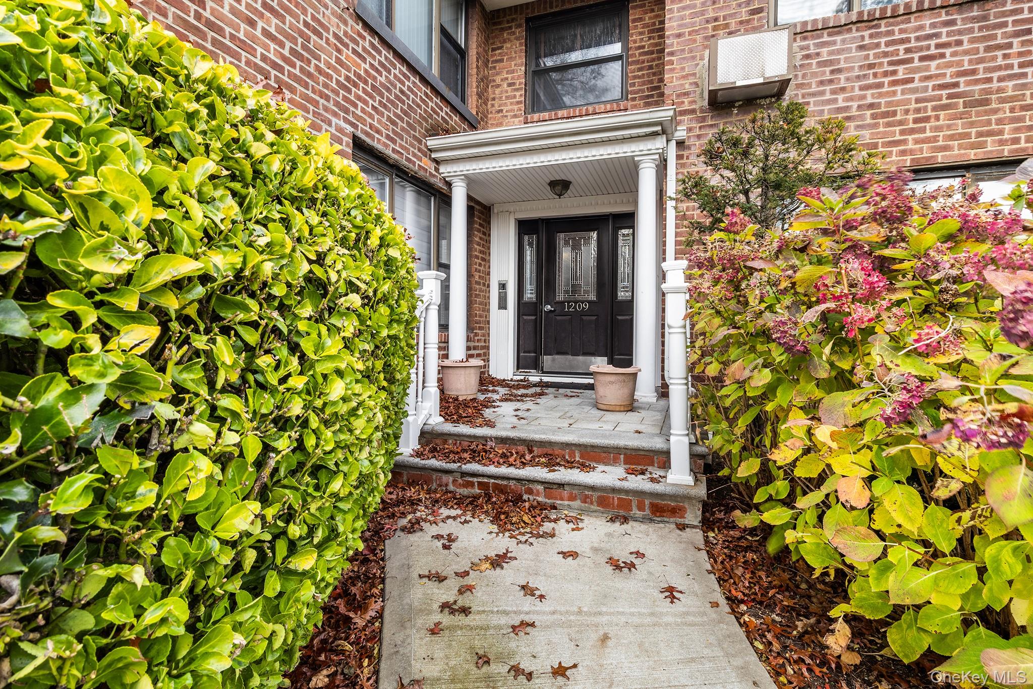 1209 E Broadway # D15, Hewlett, NY 11557