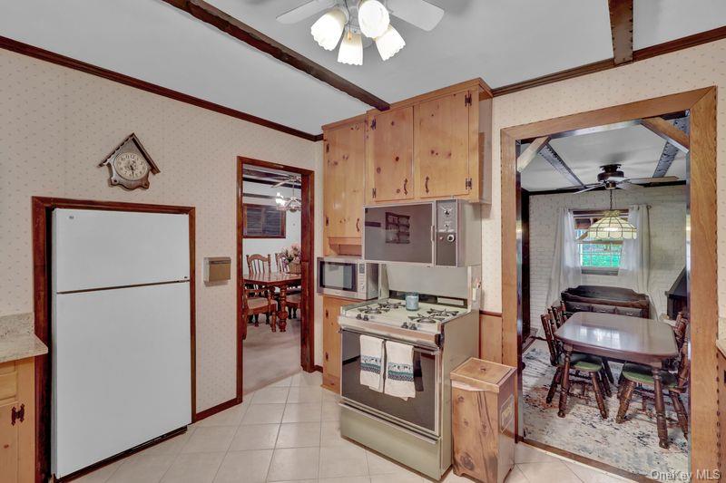 35 19th Avenue, Bay Shore, NY 11706