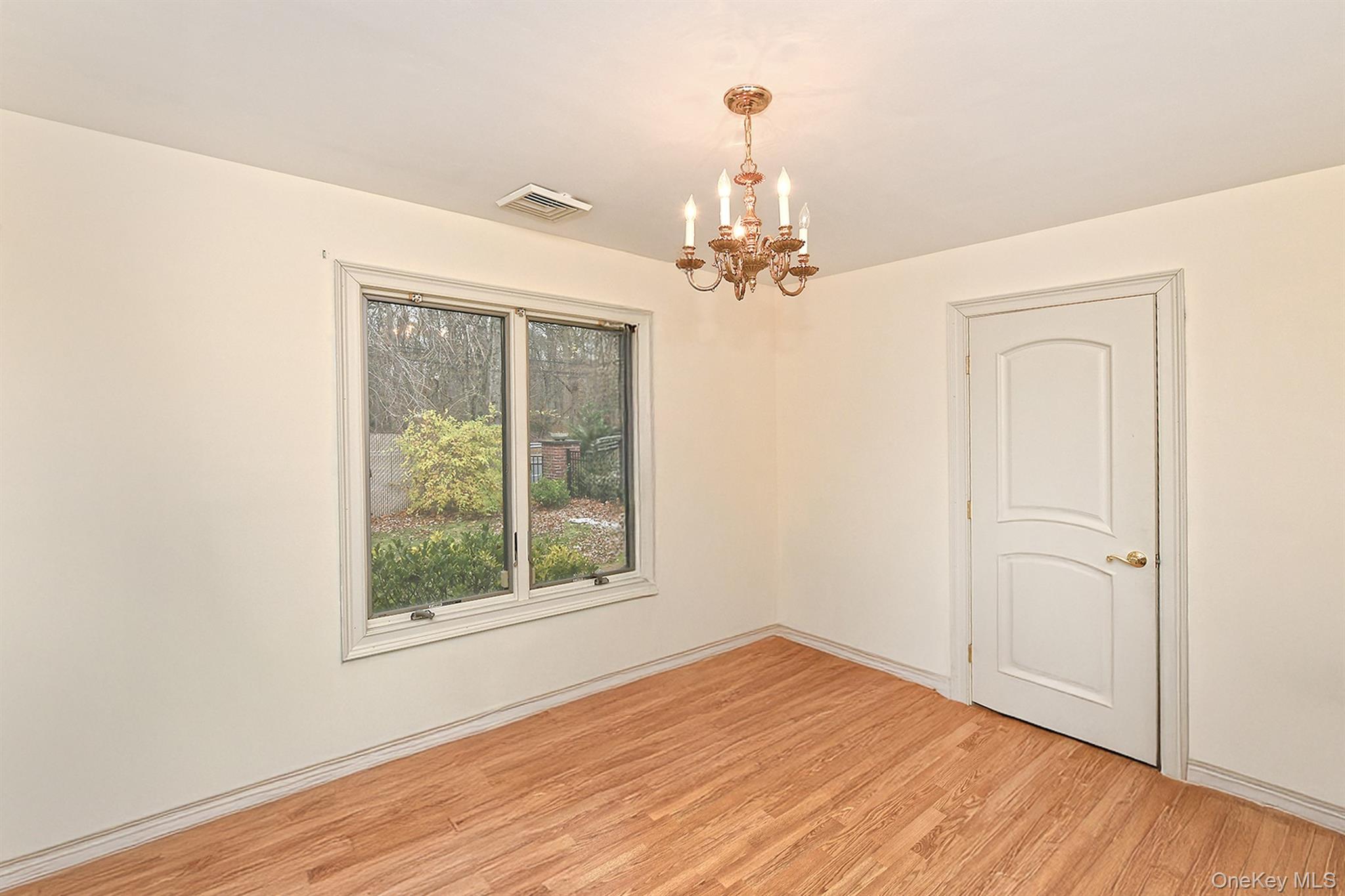 3 Pewter Place, Dix Hills, NY 11746