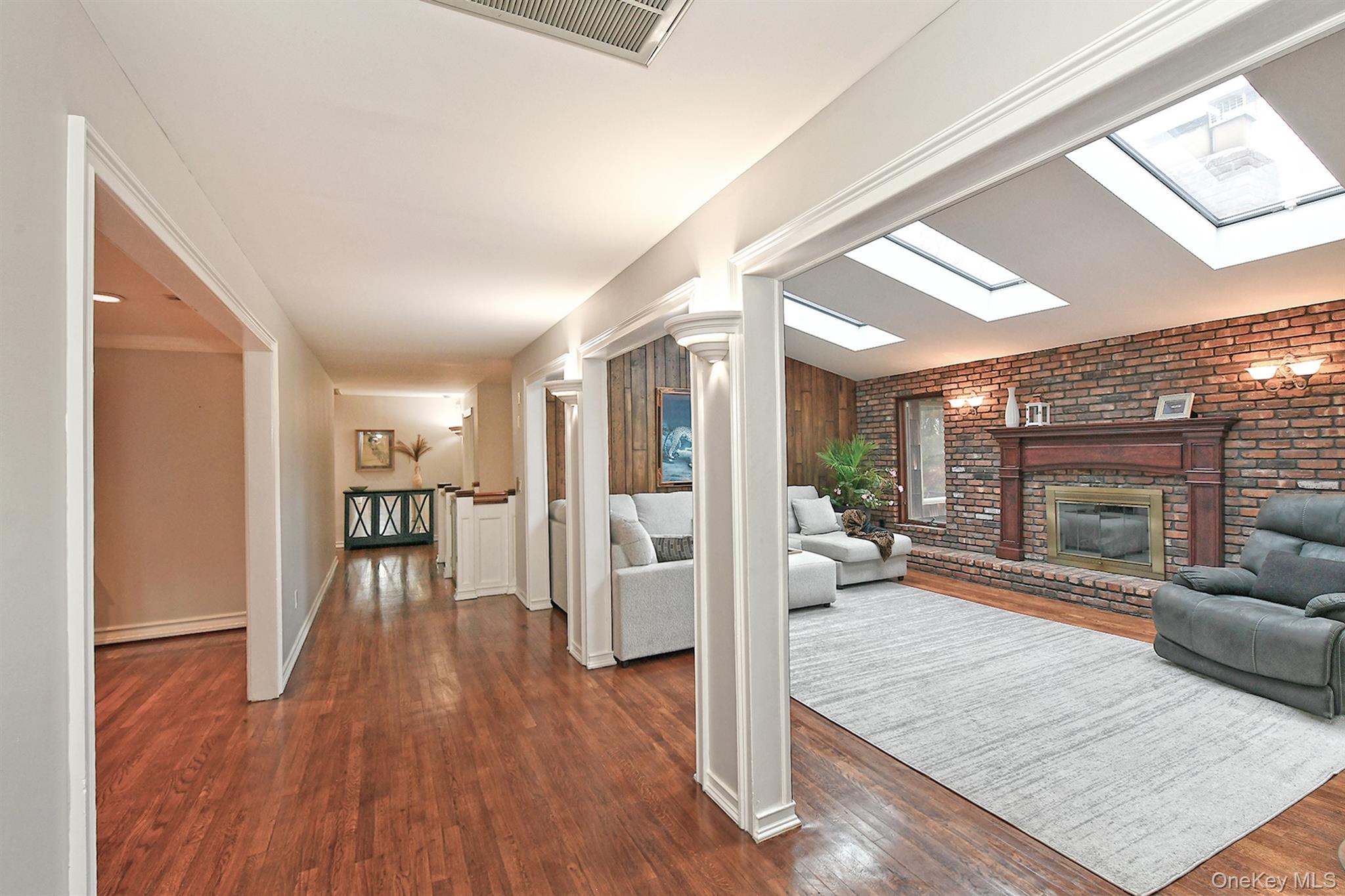 3 Pewter Place, Dix Hills, NY 11746