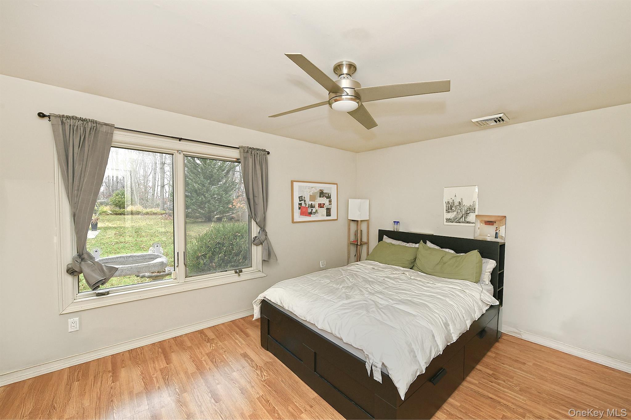 3 Pewter Place, Dix Hills, NY 11746