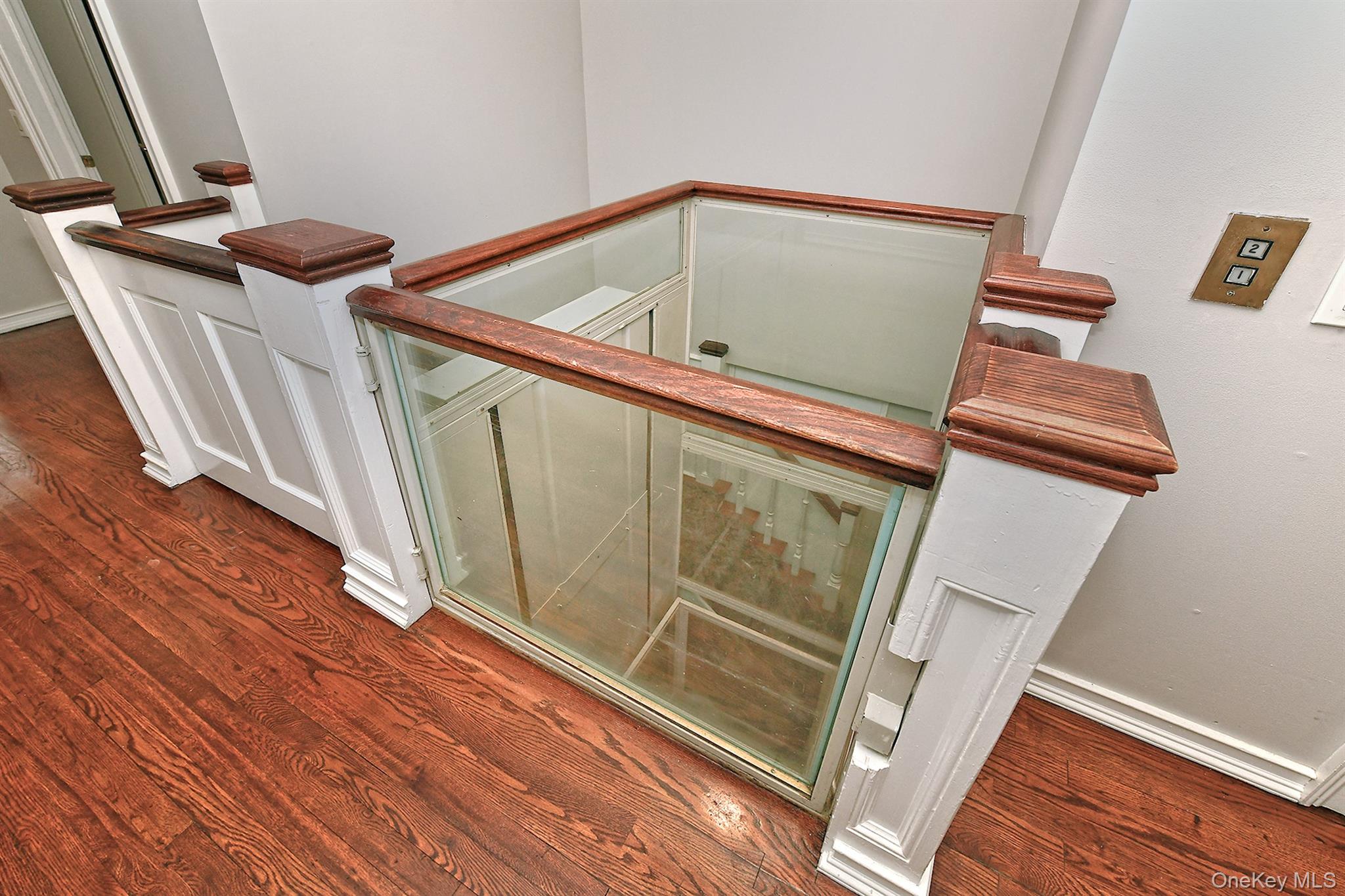 3 Pewter Place, Dix Hills, NY 11746