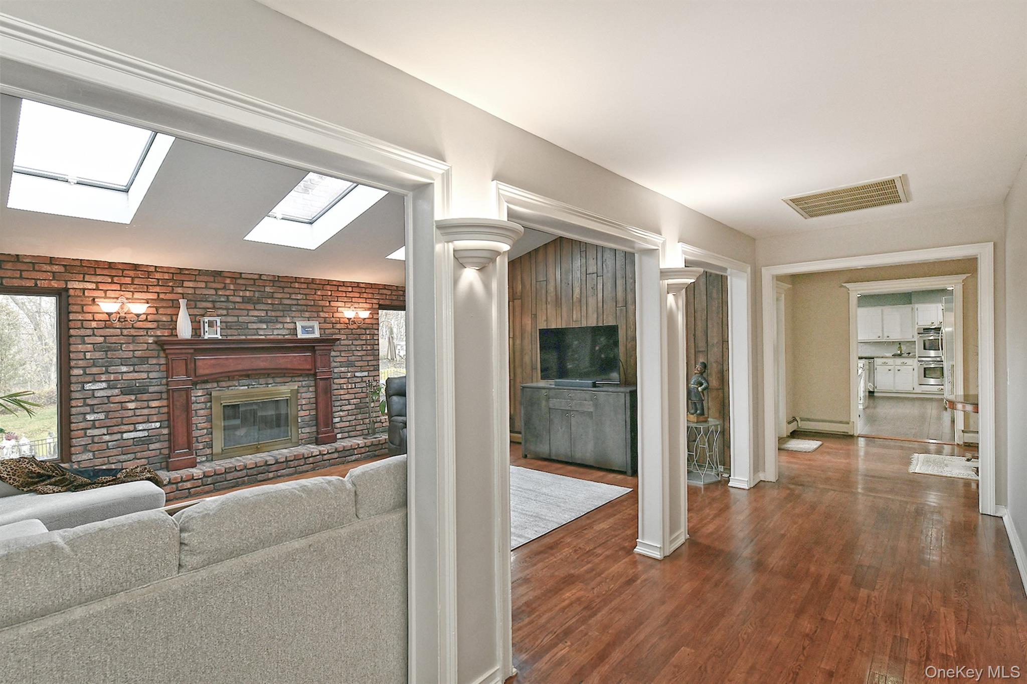 3 Pewter Place, Dix Hills, NY 11746