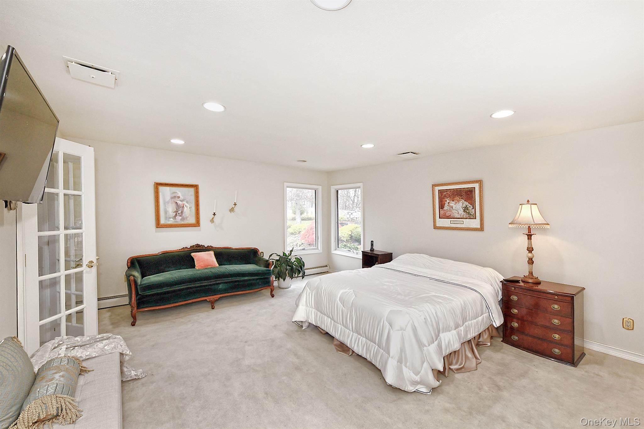 3 Pewter Place, Dix Hills, NY 11746