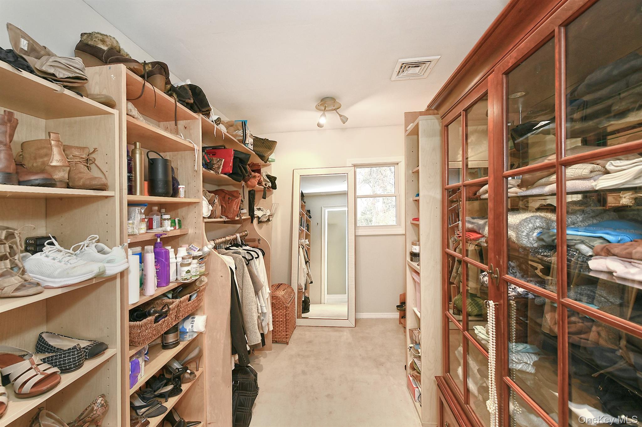 3 Pewter Place, Dix Hills, NY 11746