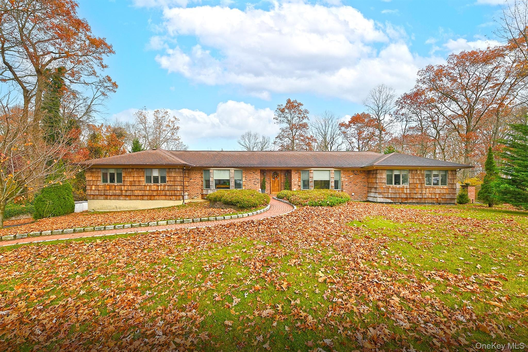 3 Pewter Place, Dix Hills, NY 11746