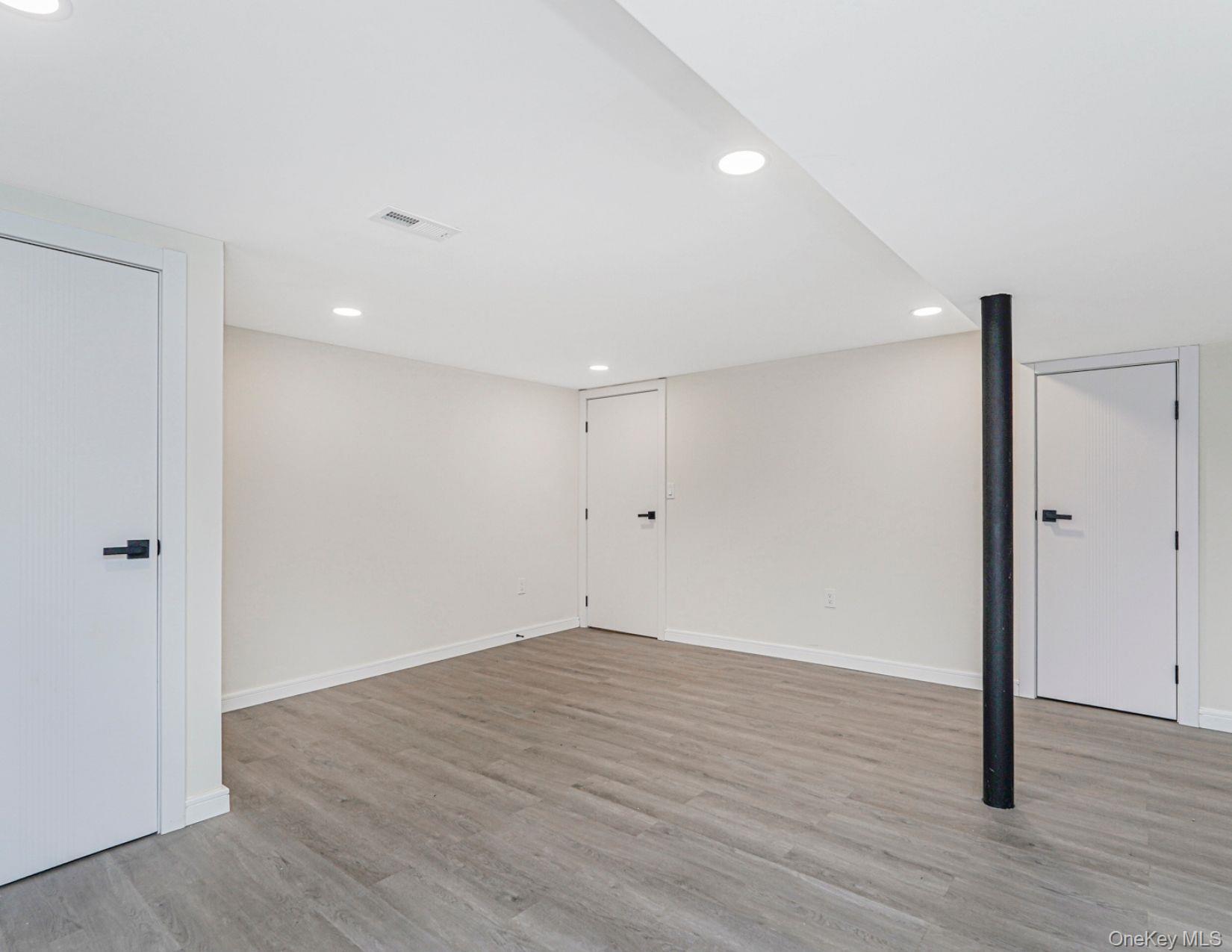 113 Longview Road, Staten Island, NY 10304