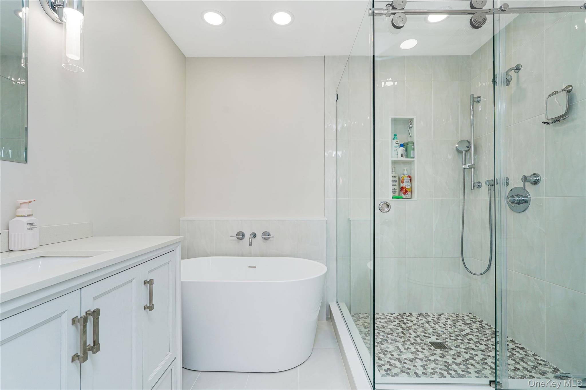 68 Gina Court, Staten Island, NY 10314