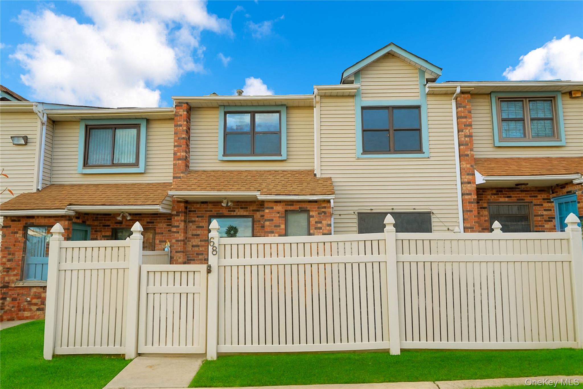 68 Gina Court, Staten Island, NY 10314