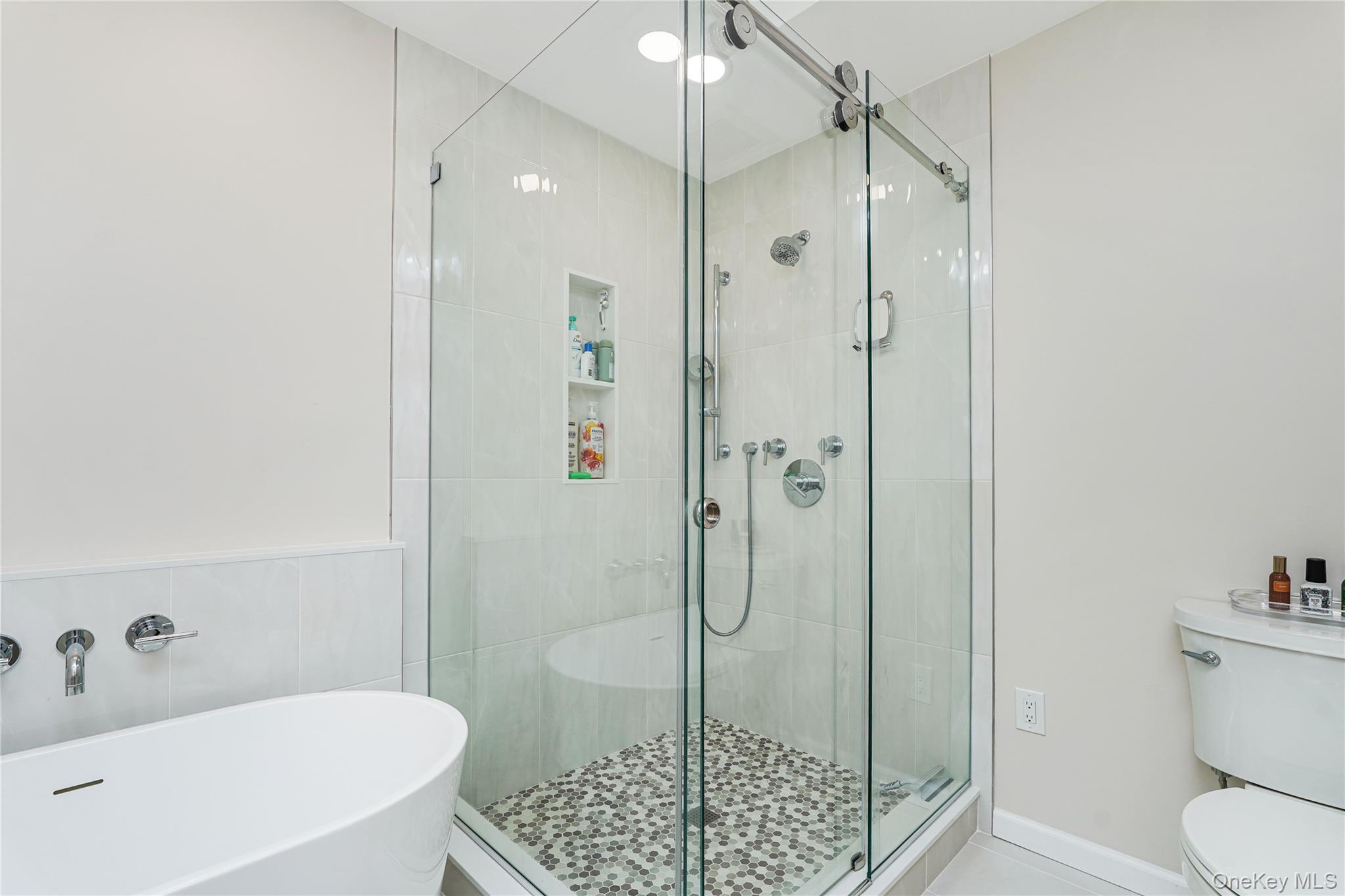 68 Gina Court, Staten Island, NY 10314