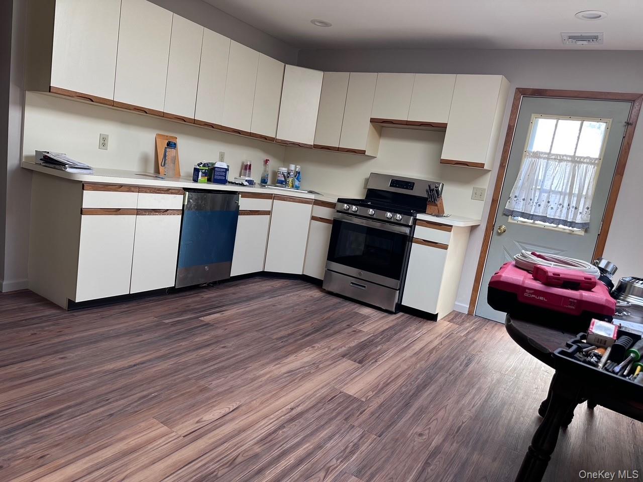 124 Foster Road, Lake Ronkonkoma, NY 11779