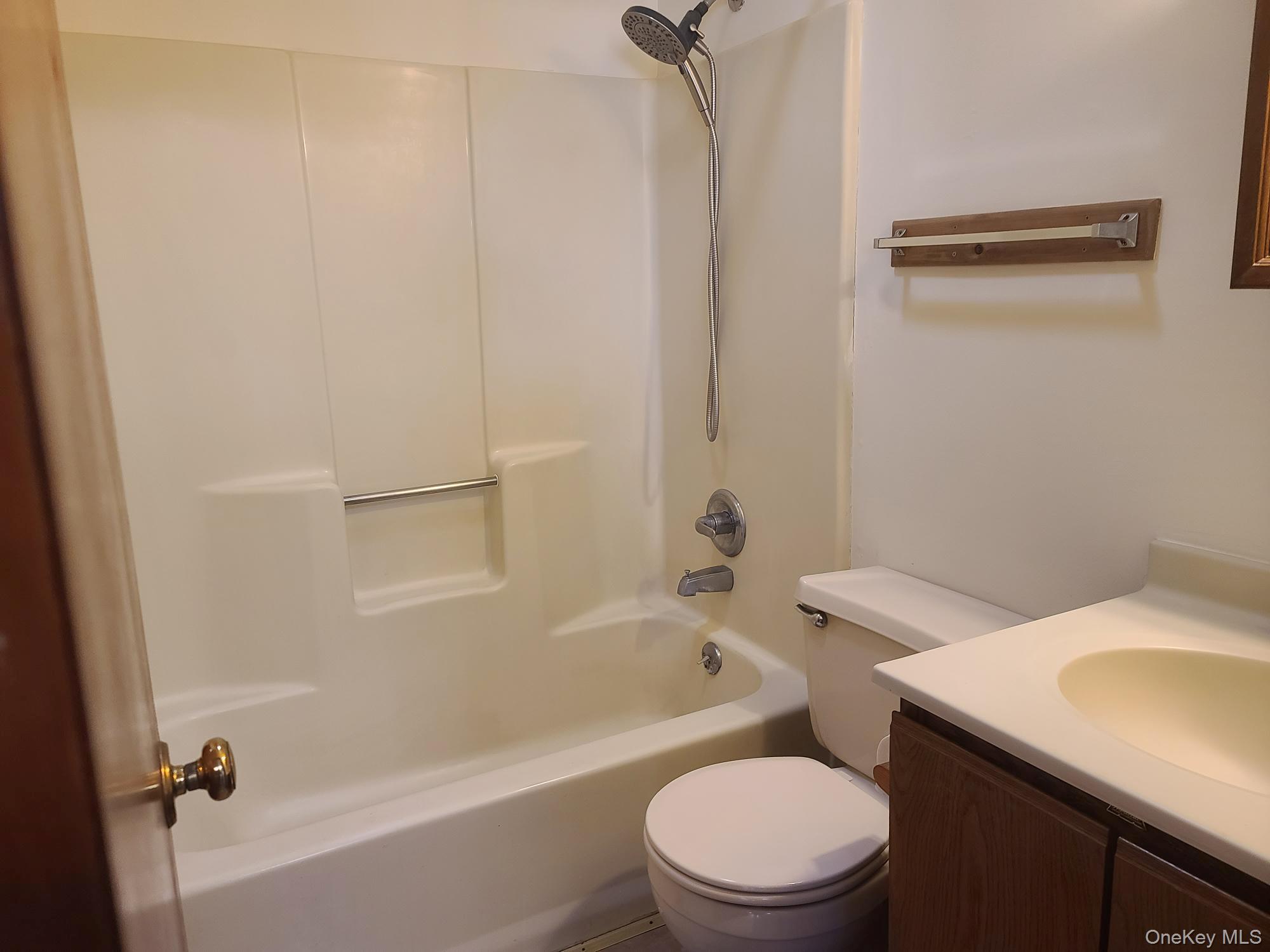 1022 Violet Avenue # Apt A, Hyde Park, NY 12538