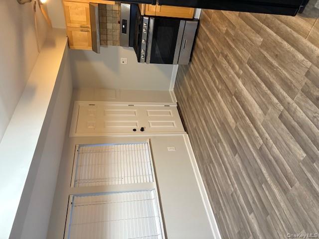 5 Greenwich Avenue # A, Bayville, NY 11709