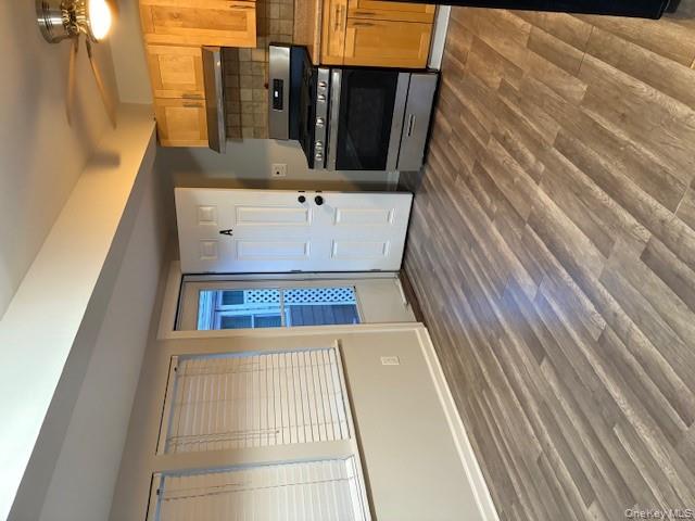 5 Greenwich Avenue # A, Bayville, NY 11709