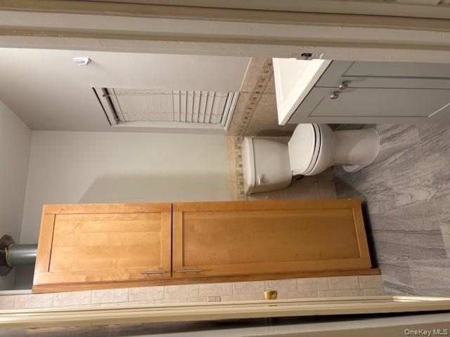 5 Greenwich Avenue # A, Bayville, NY 11709