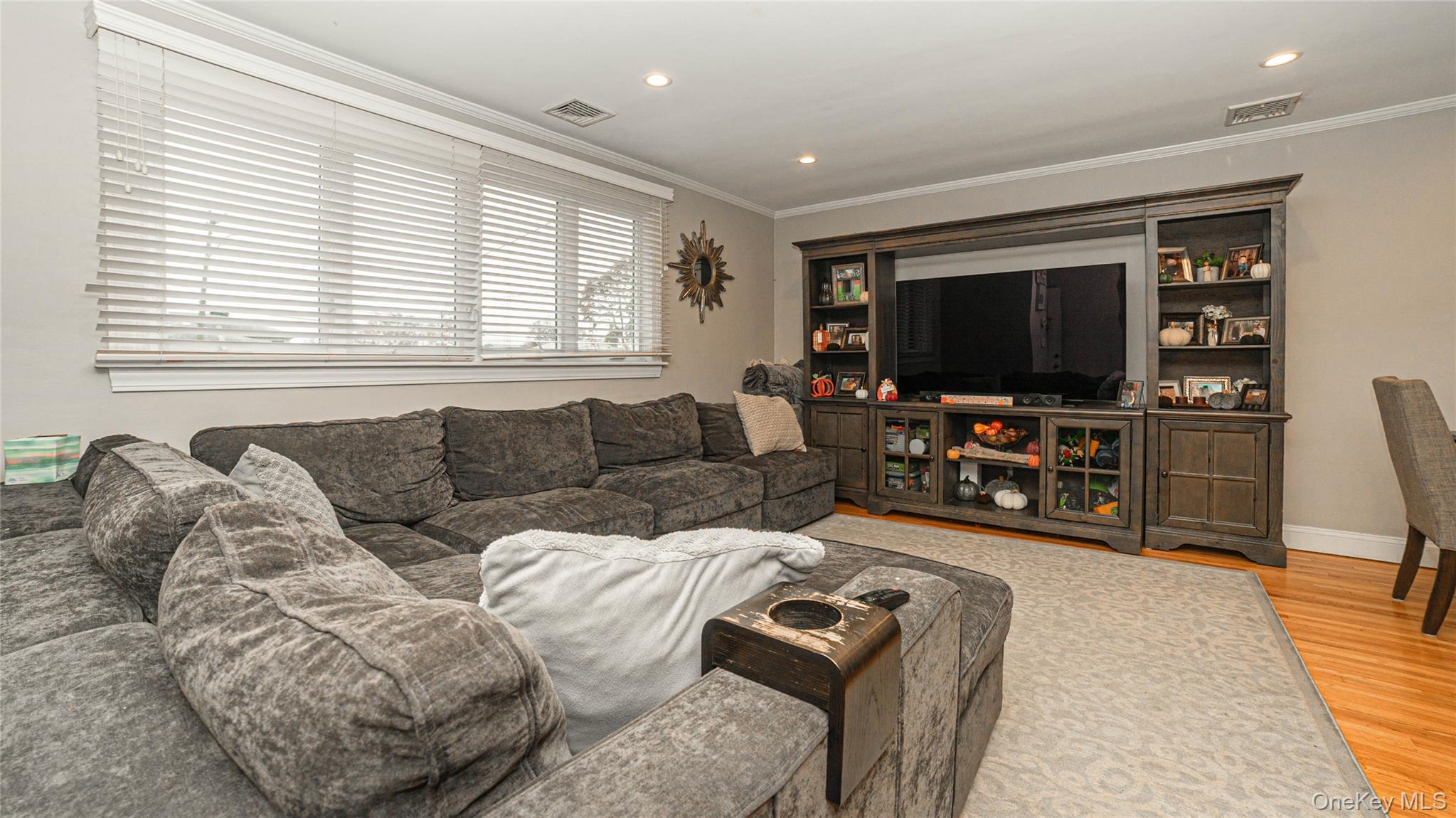 105 7th Street, Hicksville, NY 11801