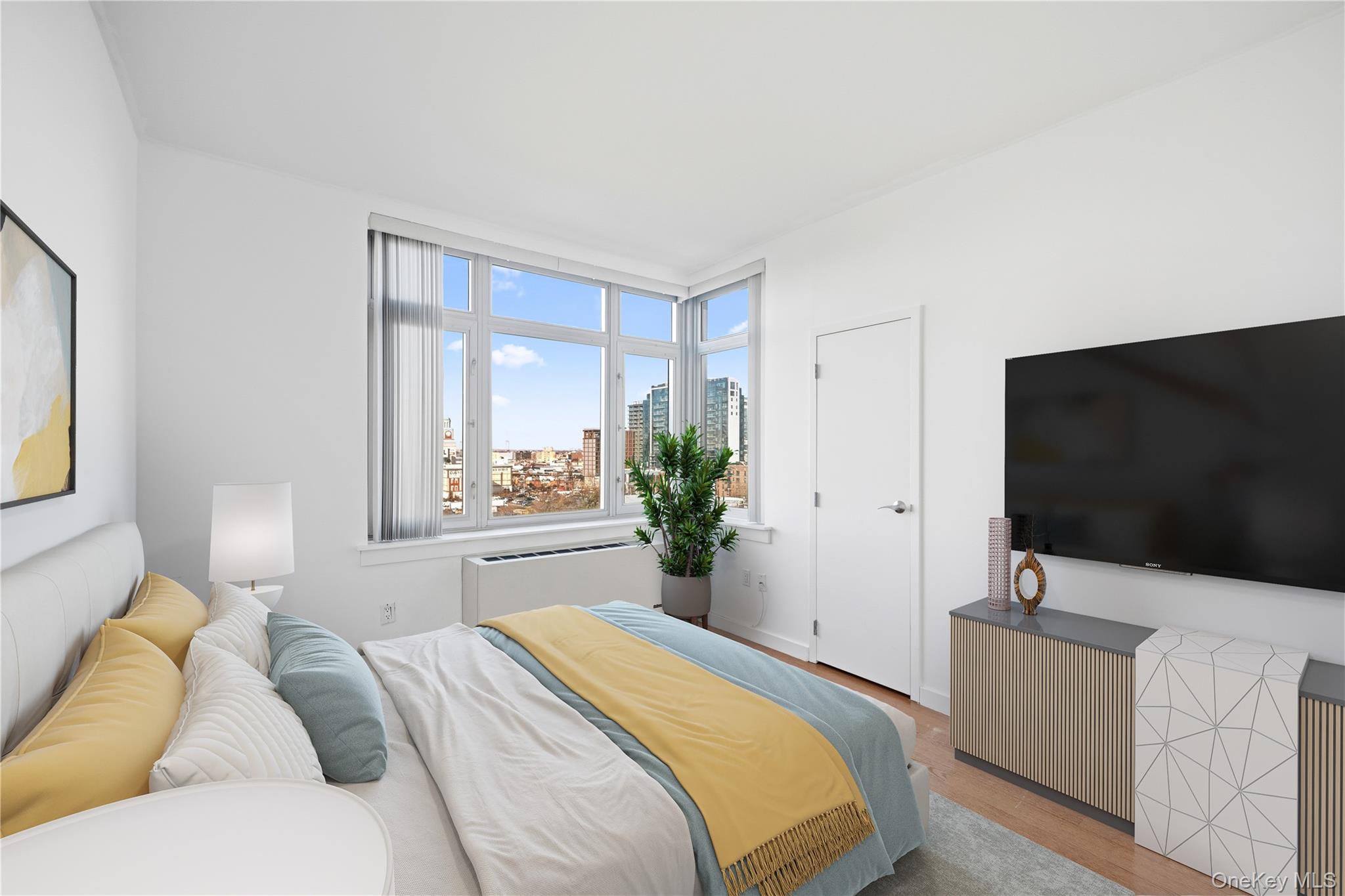 40-28 college point Boulevard # 1002, Flushing, NY 11354