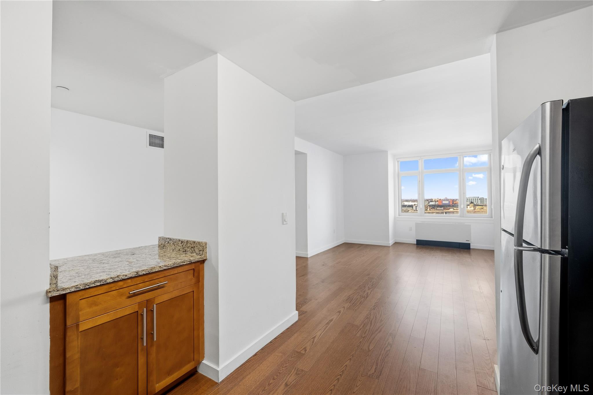 40-28 college point Boulevard # 1002, Flushing, NY 11354