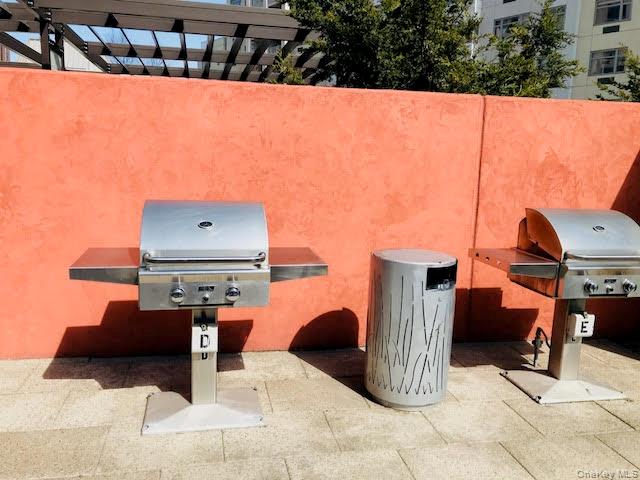 40-28 college point Boulevard # 1002, Flushing, NY 11354