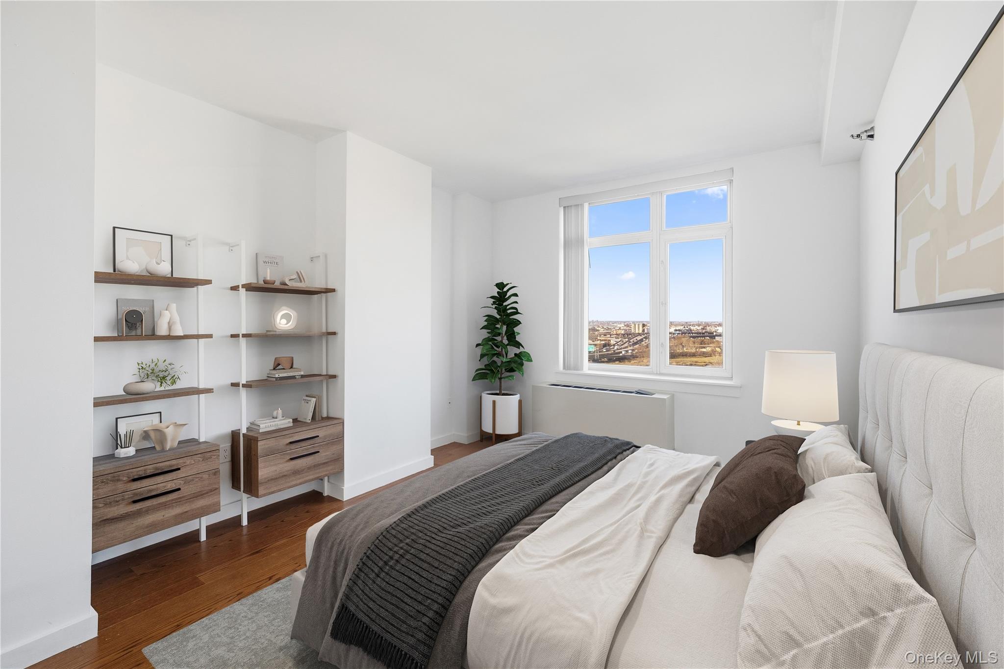 40-28 college point Boulevard # 1002, Flushing, NY 11354