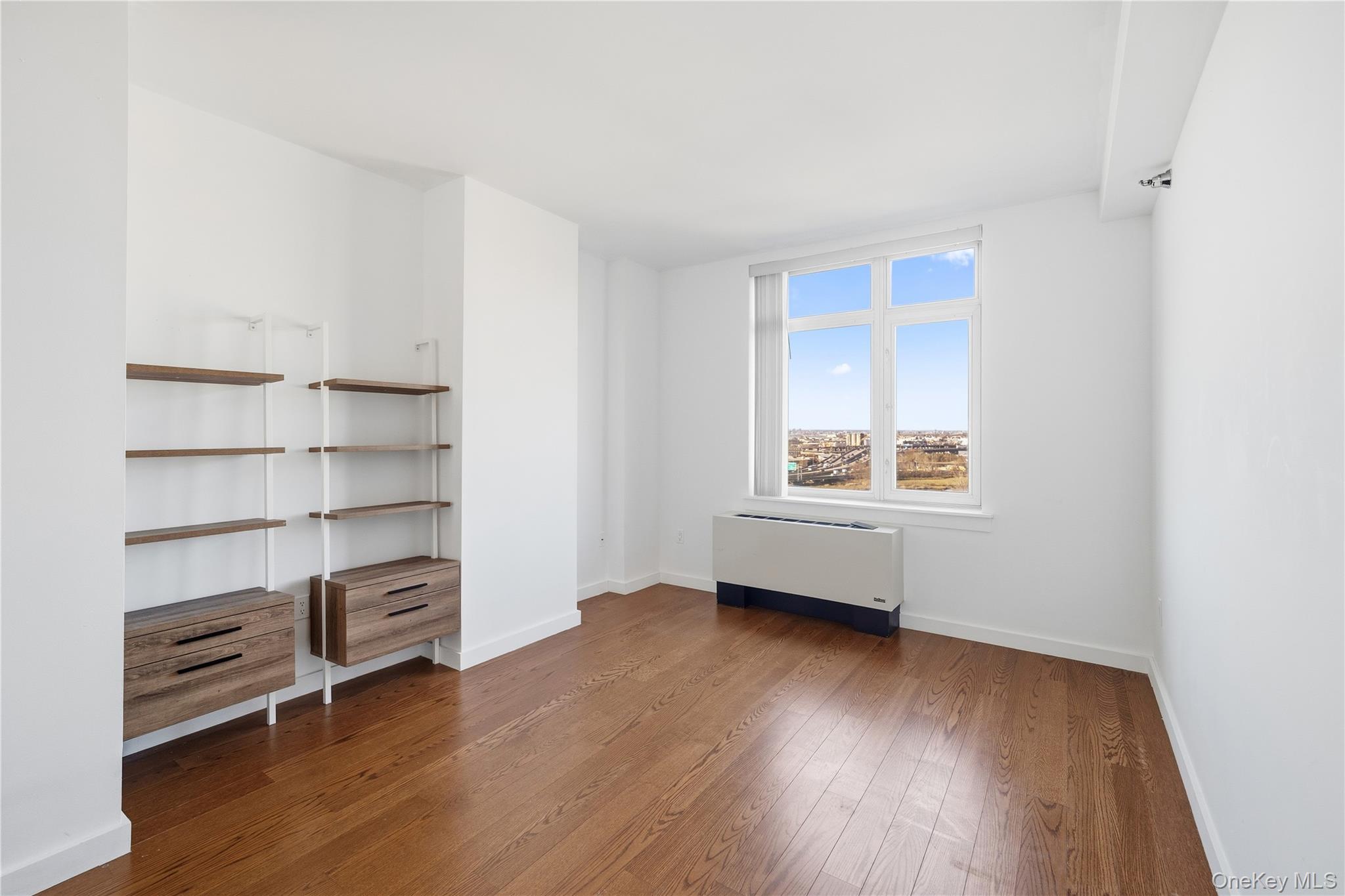 40-28 college point Boulevard # 1002, Flushing, NY 11354