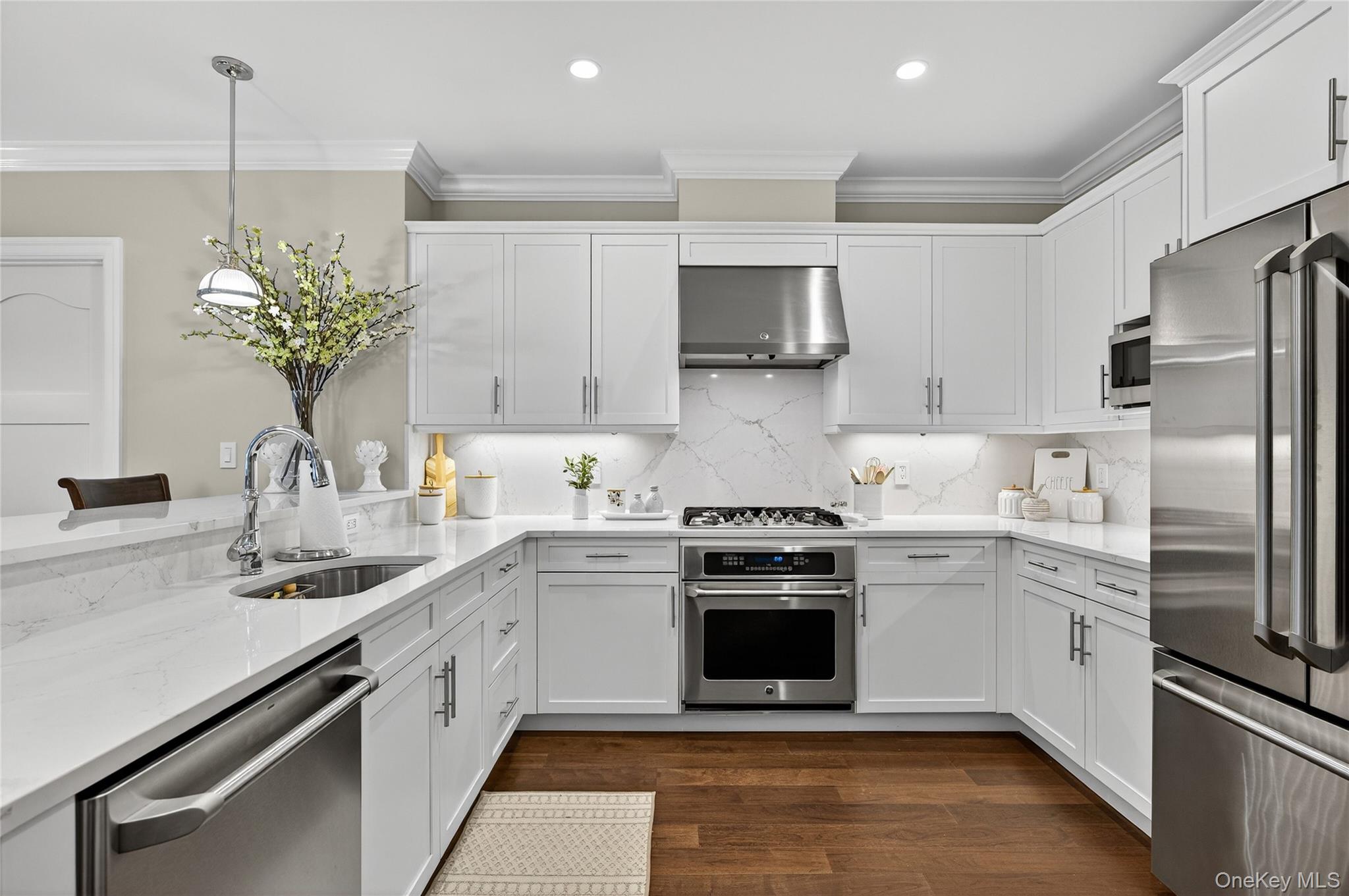 301 Franklin Avenue # 114, Garden City, NY 11530