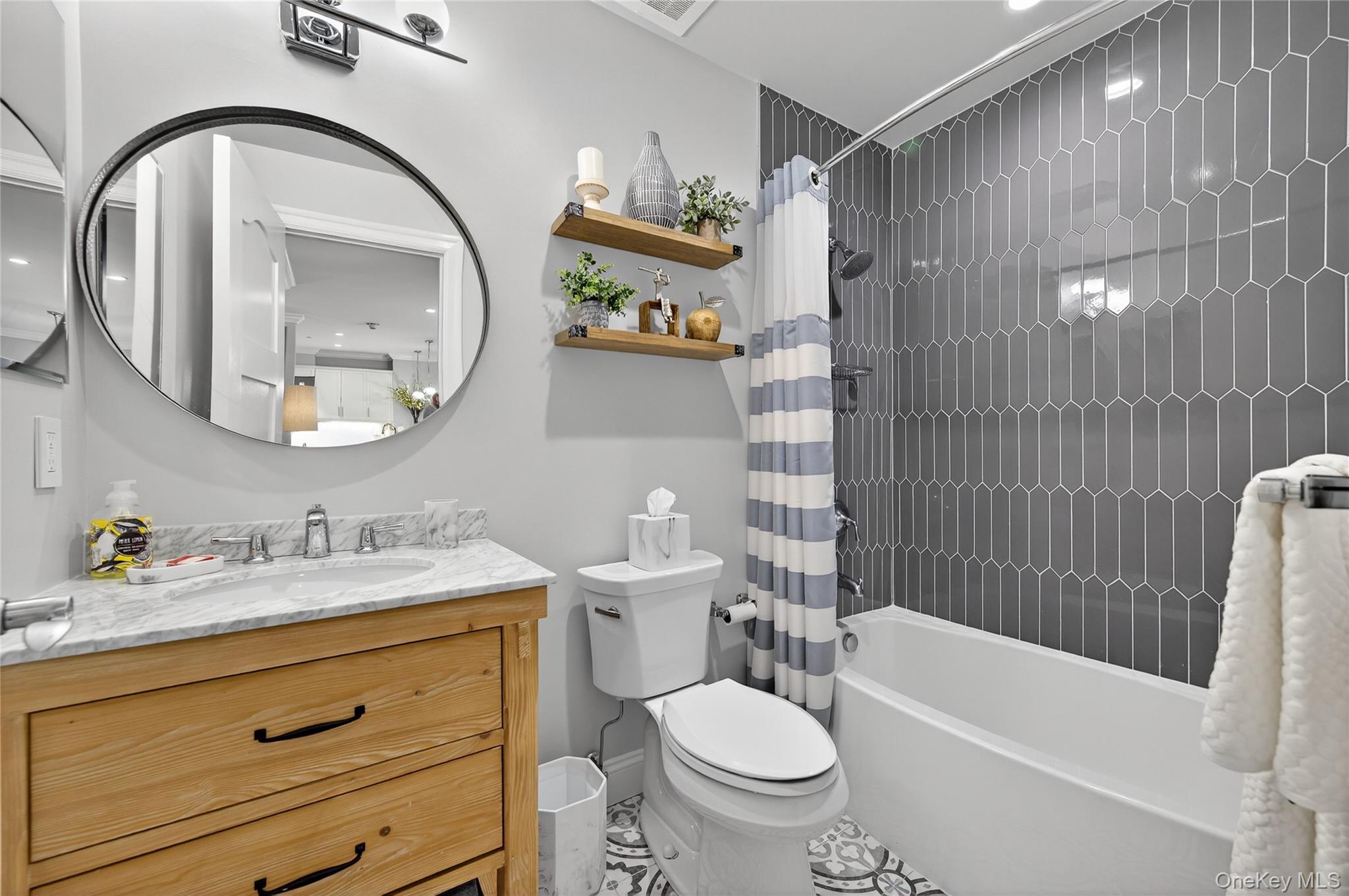 301 Franklin Avenue # 114, Garden City, NY 11530