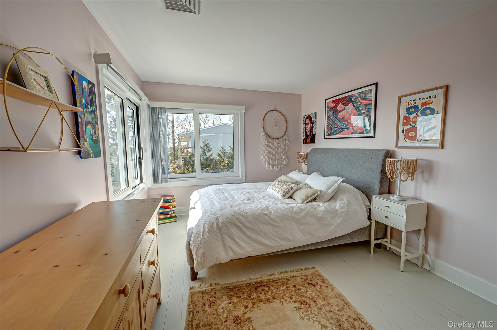 321 E Montauk Highway, Hampton Bays, NY 11946