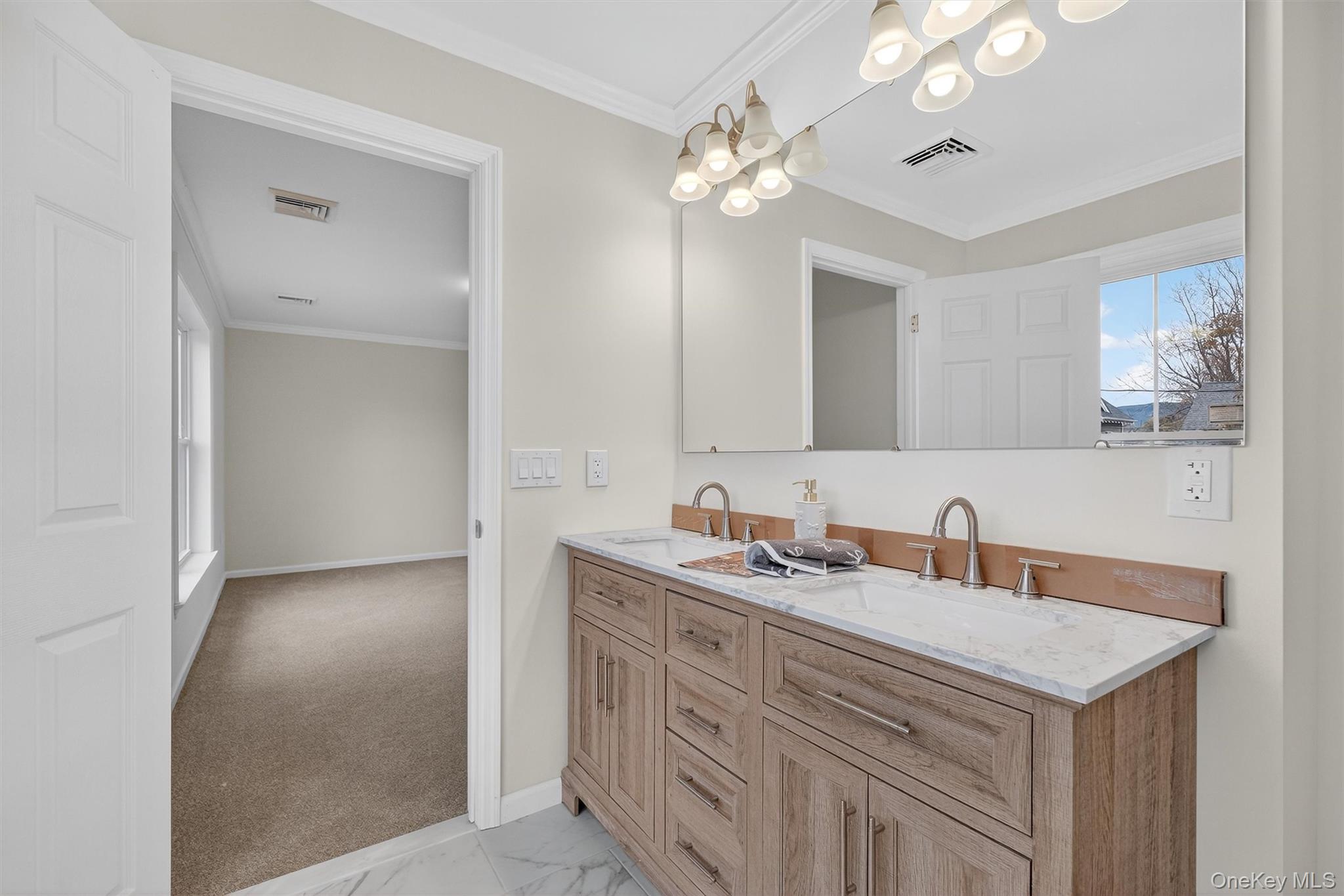 25 Teetsel Street, Saugerties, NY 12477