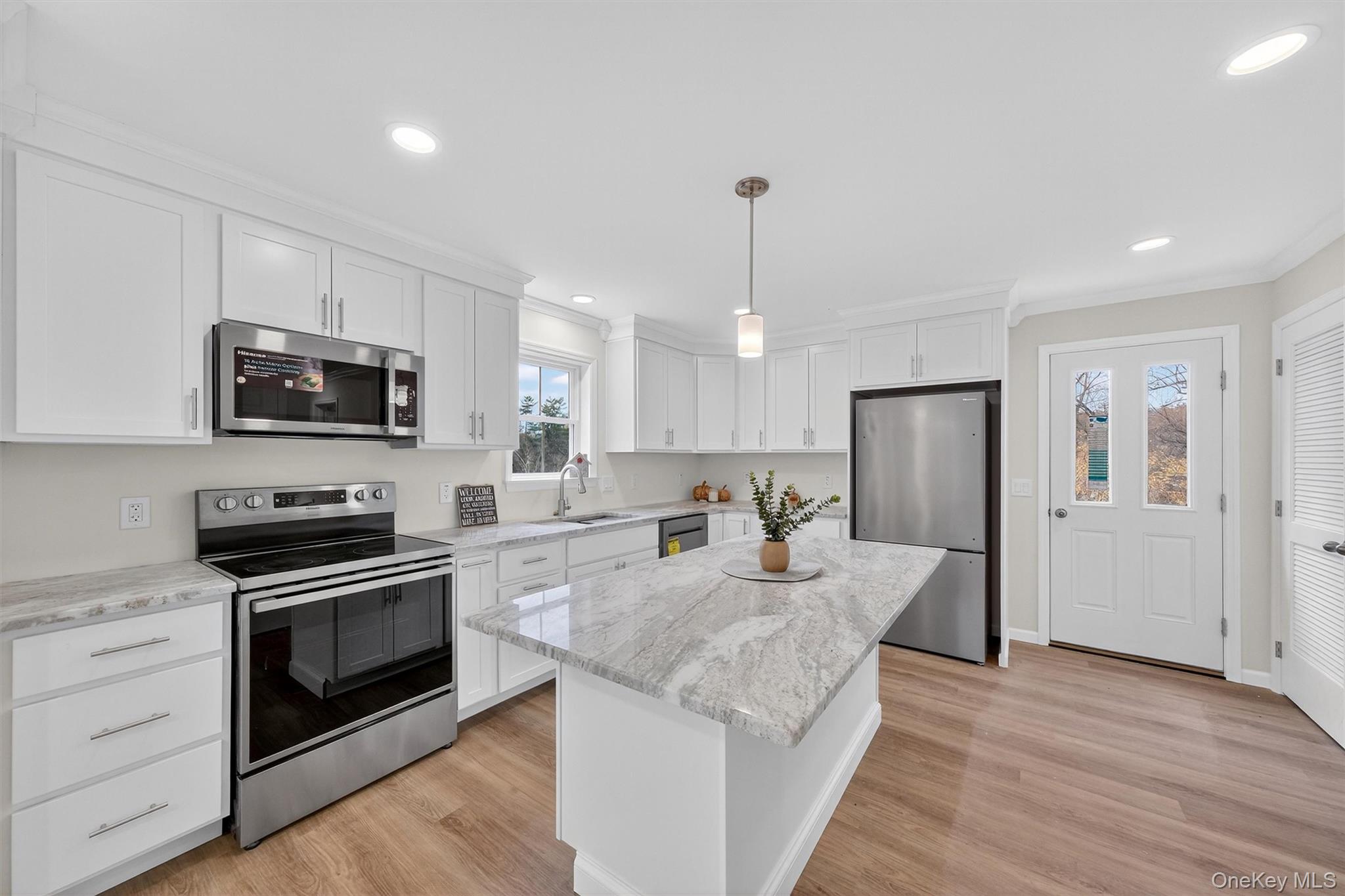 25 Teetsel Street, Saugerties, NY 12477