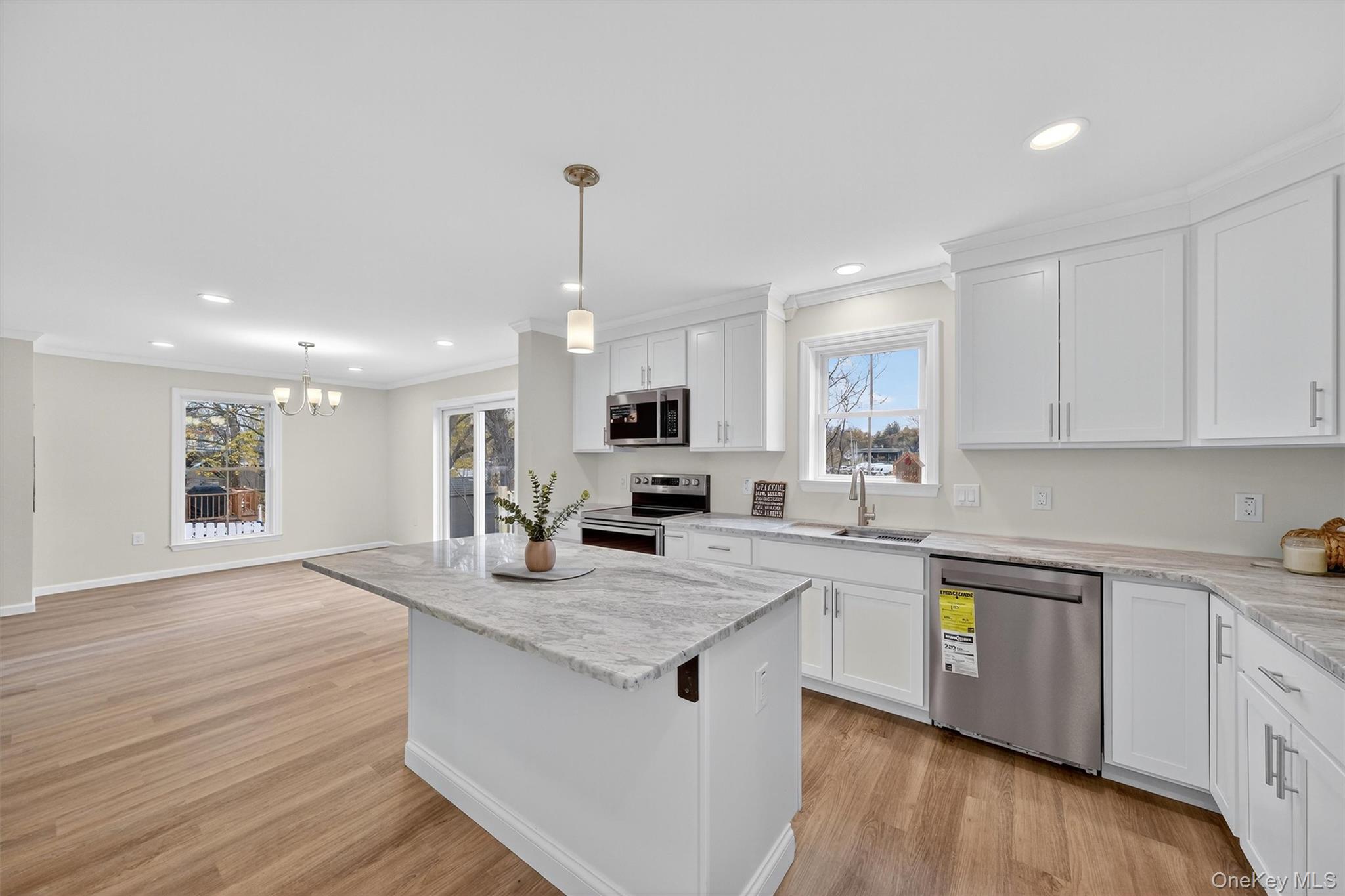 25 Teetsel Street, Saugerties, NY 12477